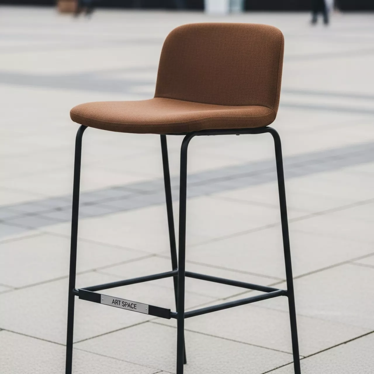 Аренда Стул барный Ува S какао венге на Медальной площади — ART SPACE