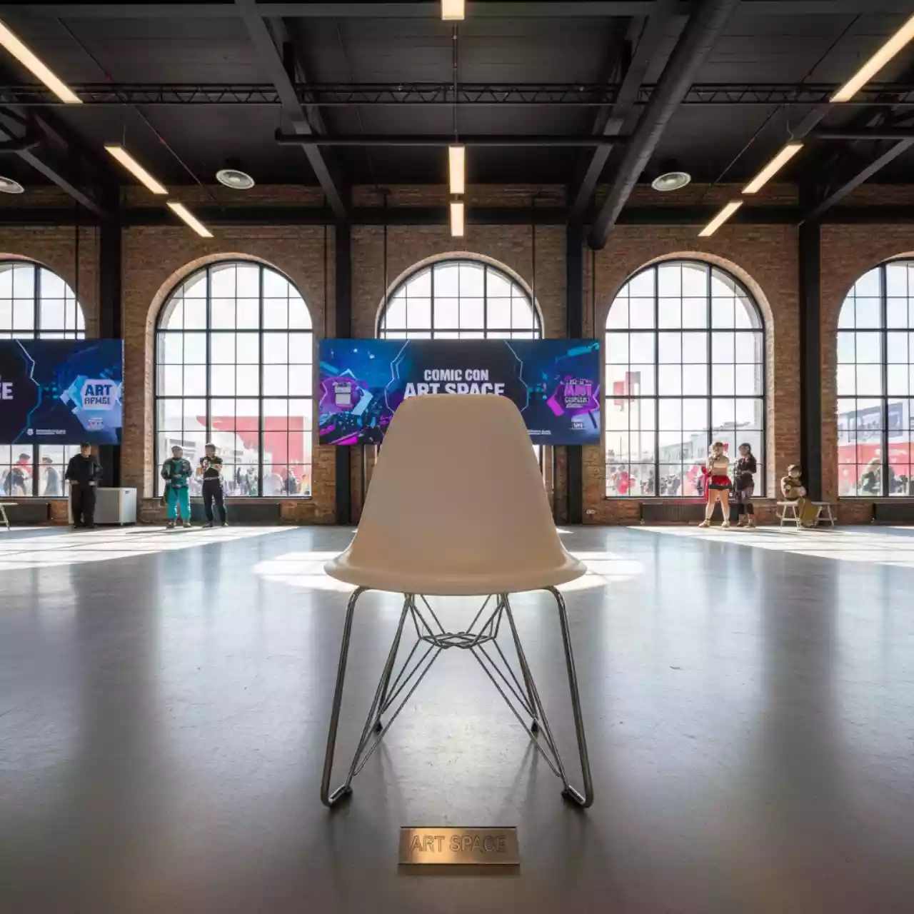 Аренда Стул белый Iso в Bridge Resort — ART SPACE