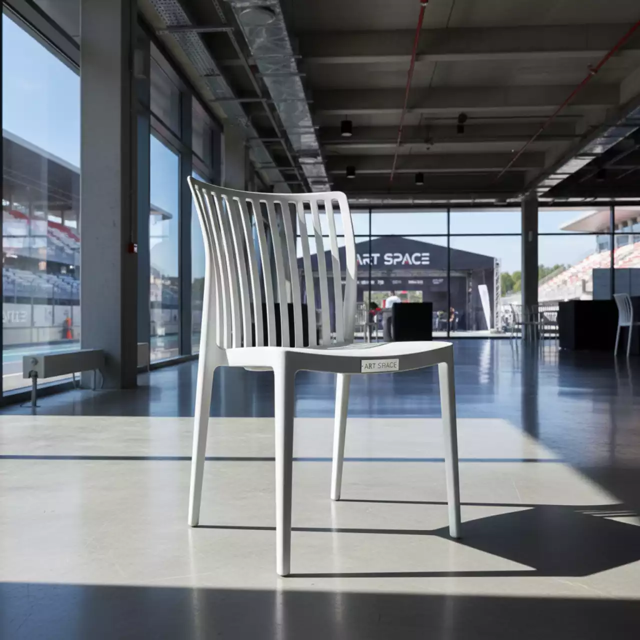 Аренда Стул белый Silvia на Сочи Автодроме — ART SPACE