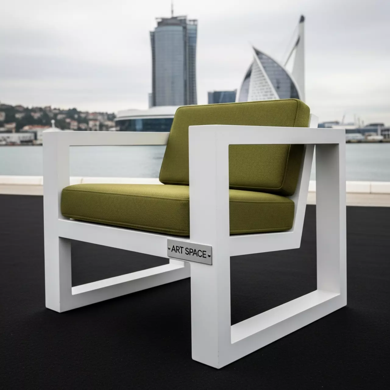 Аренда Стул белый УНИСОН с оливковой габардиновой подушкой на территории Морпорта Сочи — ART SPACE
