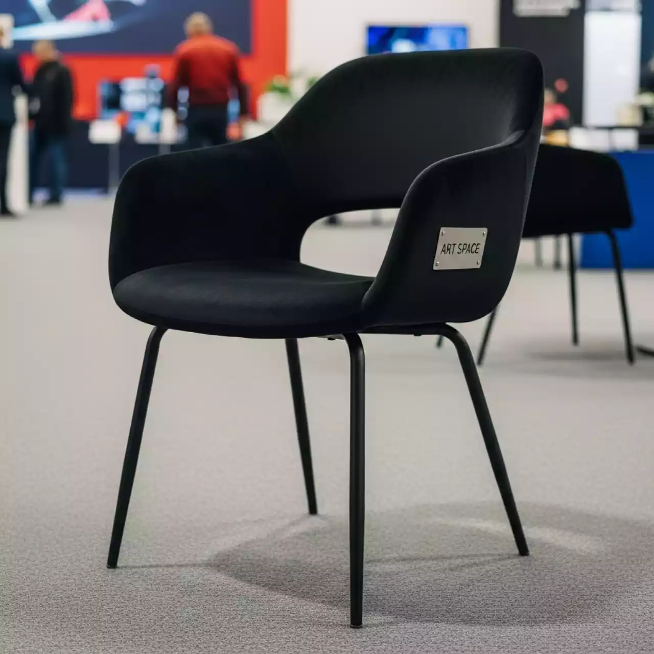 Аренда Стул Black Barkhat в Red Arena — ART SPACE