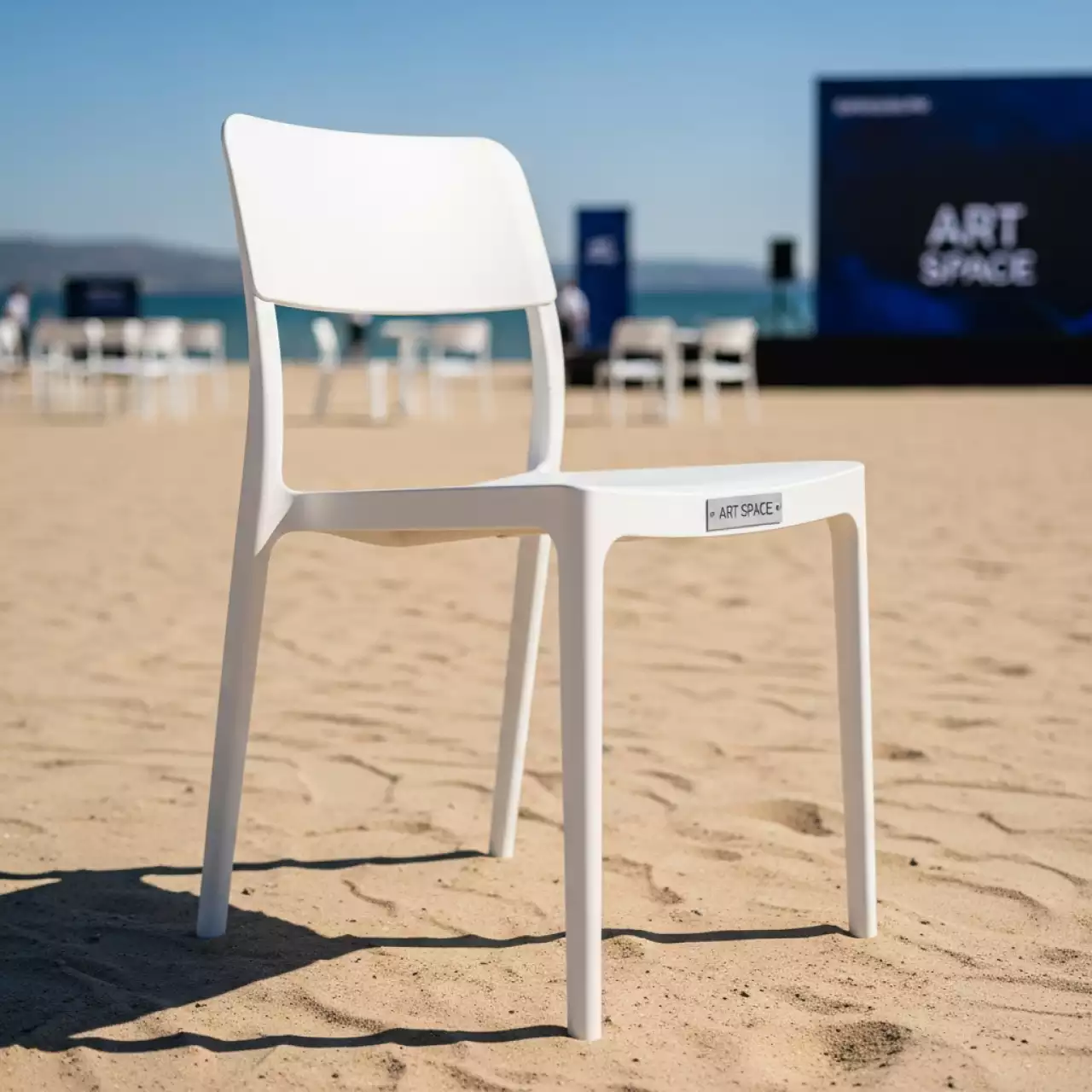 Аренда Стул Bora Bistrot белый на пляже «Мандарин» — ART SPACE
