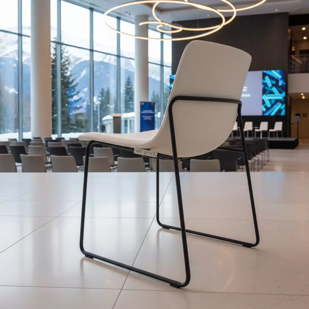 Аренда Стул Calma белый антрацит в Гранд Отель Поляна — ART SPACE