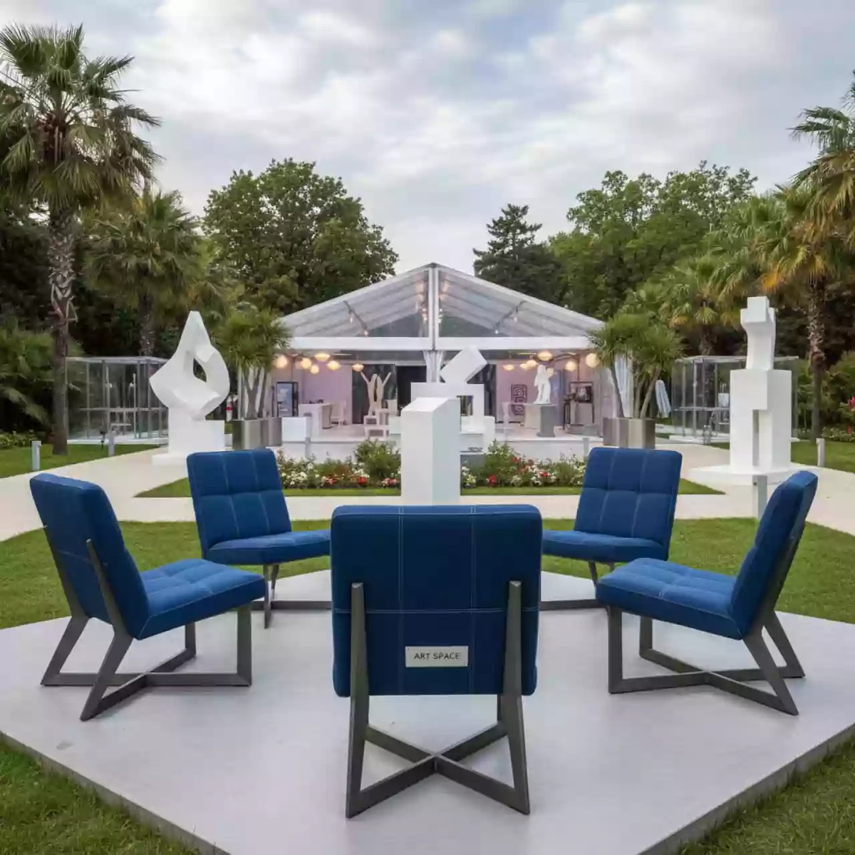 Аренда Стул Chameleon в парке «Ривьера» — ART SPACE