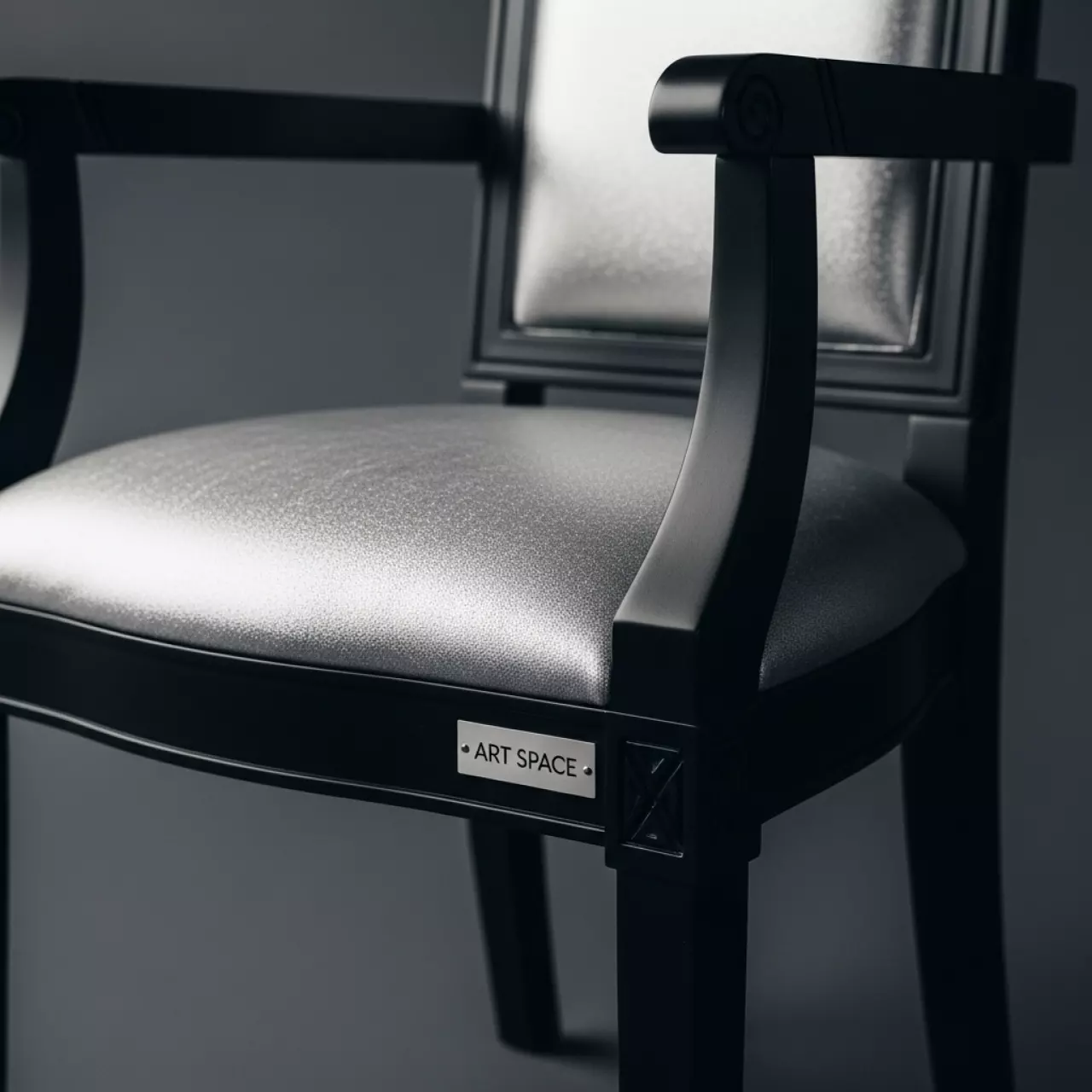 Аренда Стул черный с серебряной подушкой УНИСОН в Mantera Supreme — ART SPACE
