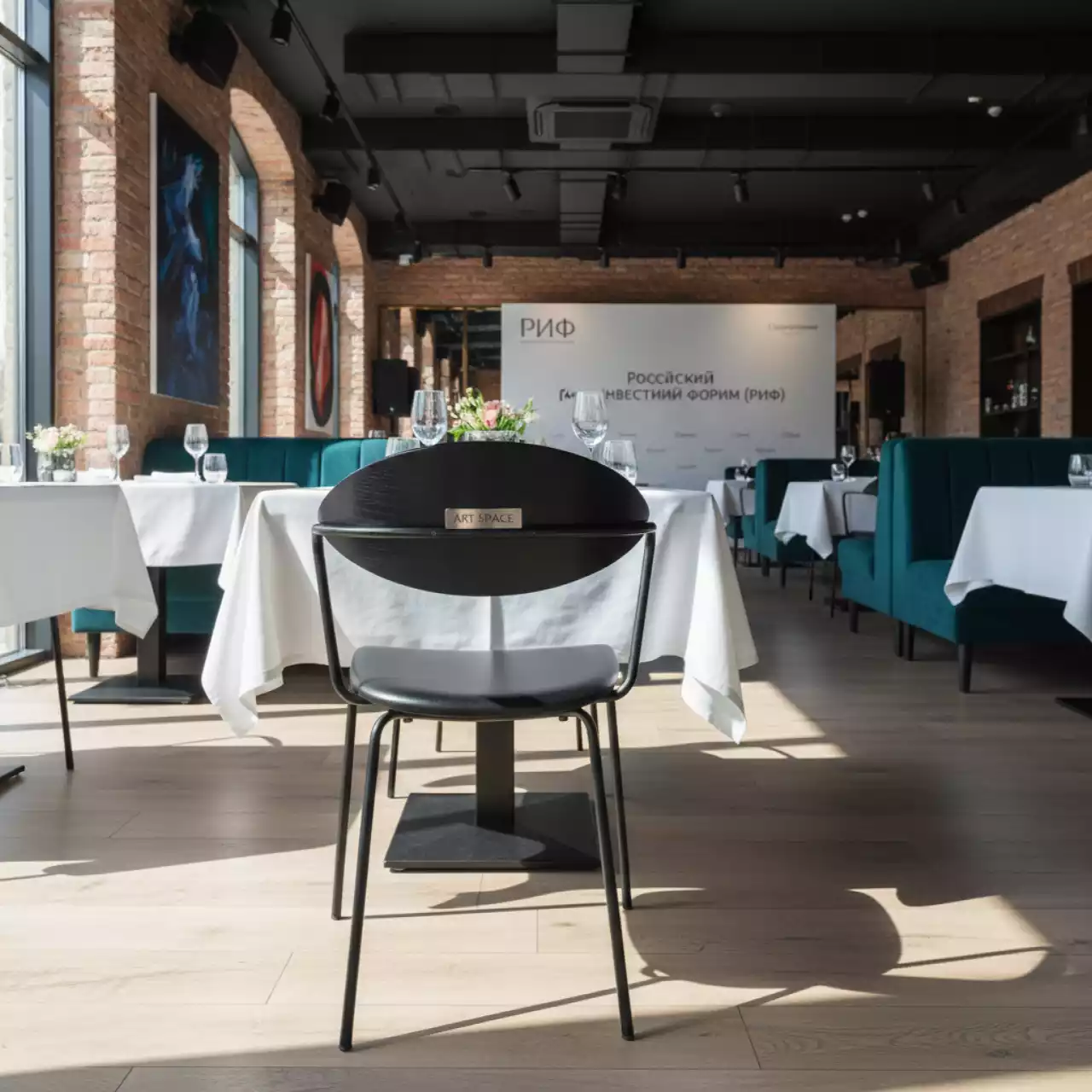 Аренда Стул черный Washington Black в ресторане «Сыроварня» — ART SPACE