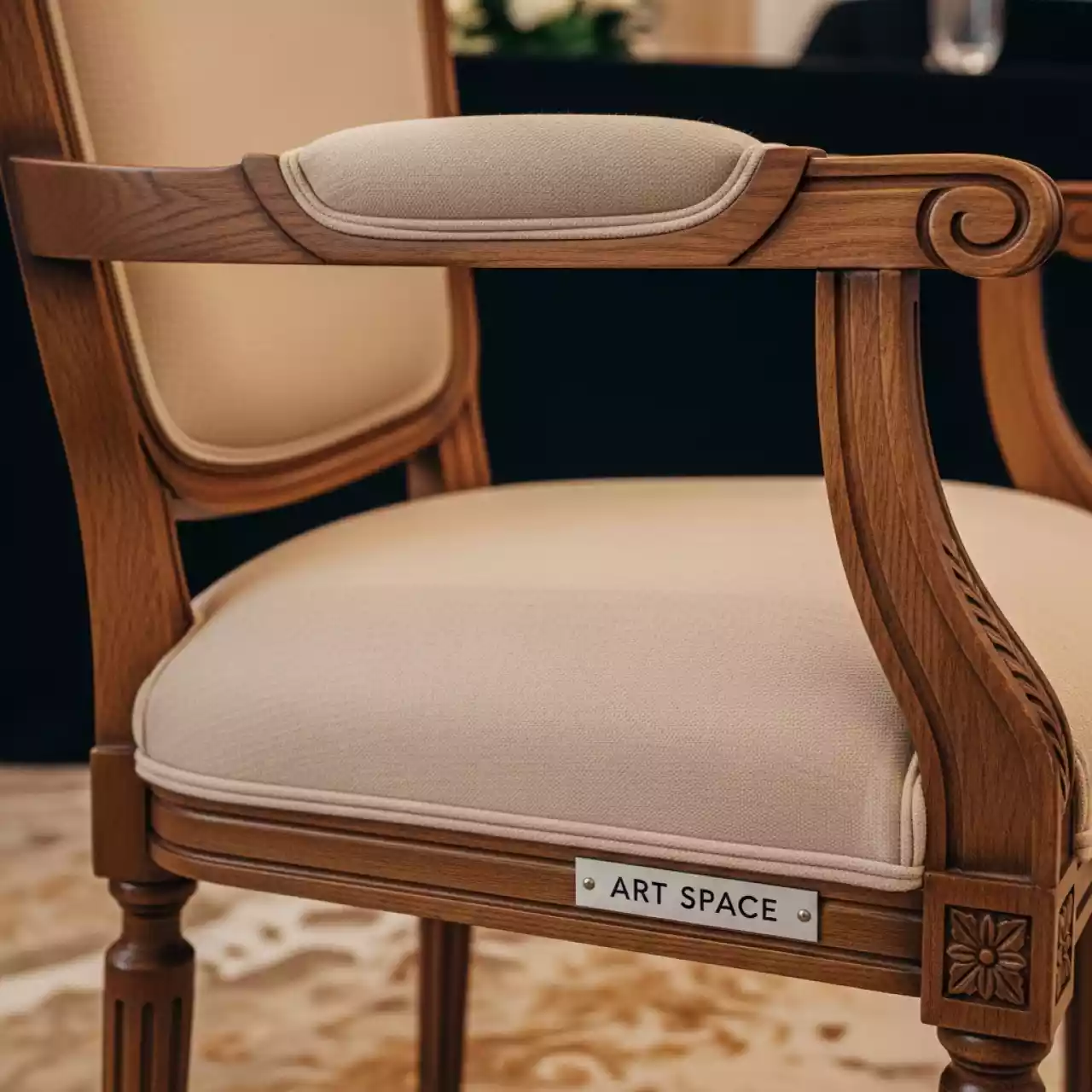 Аренда Стул деревянный Фабиано бежевый в отеле Radisson Lazurnaya — ART SPACE