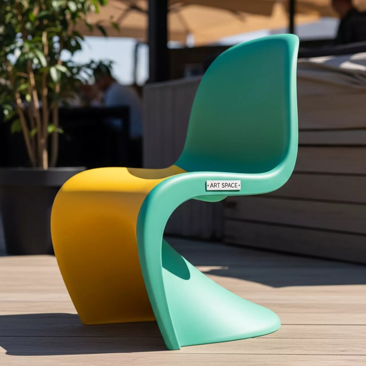 Аренда Стул детский Pantone в ресторане «Сыроварня» — ART SPACE