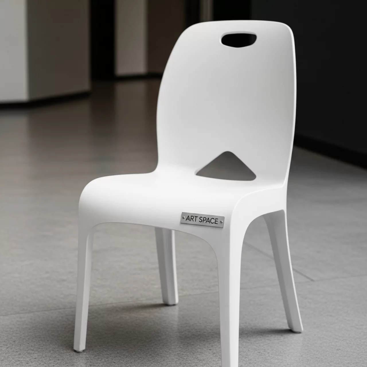 Аренда Стул детский пластиковый Baby Elizabeth белый в Mercure Сочи Центр — ART SPACE