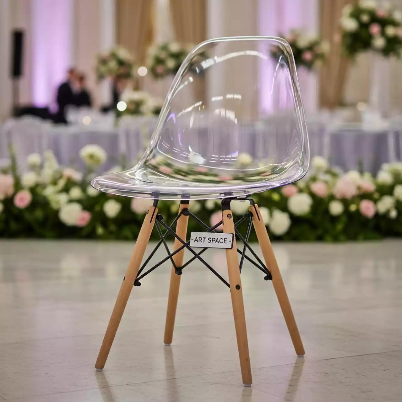 Аренда Стул дизайнерский Eames стиль DSW прозрачный в Green Flow Hotel — ART SPACE