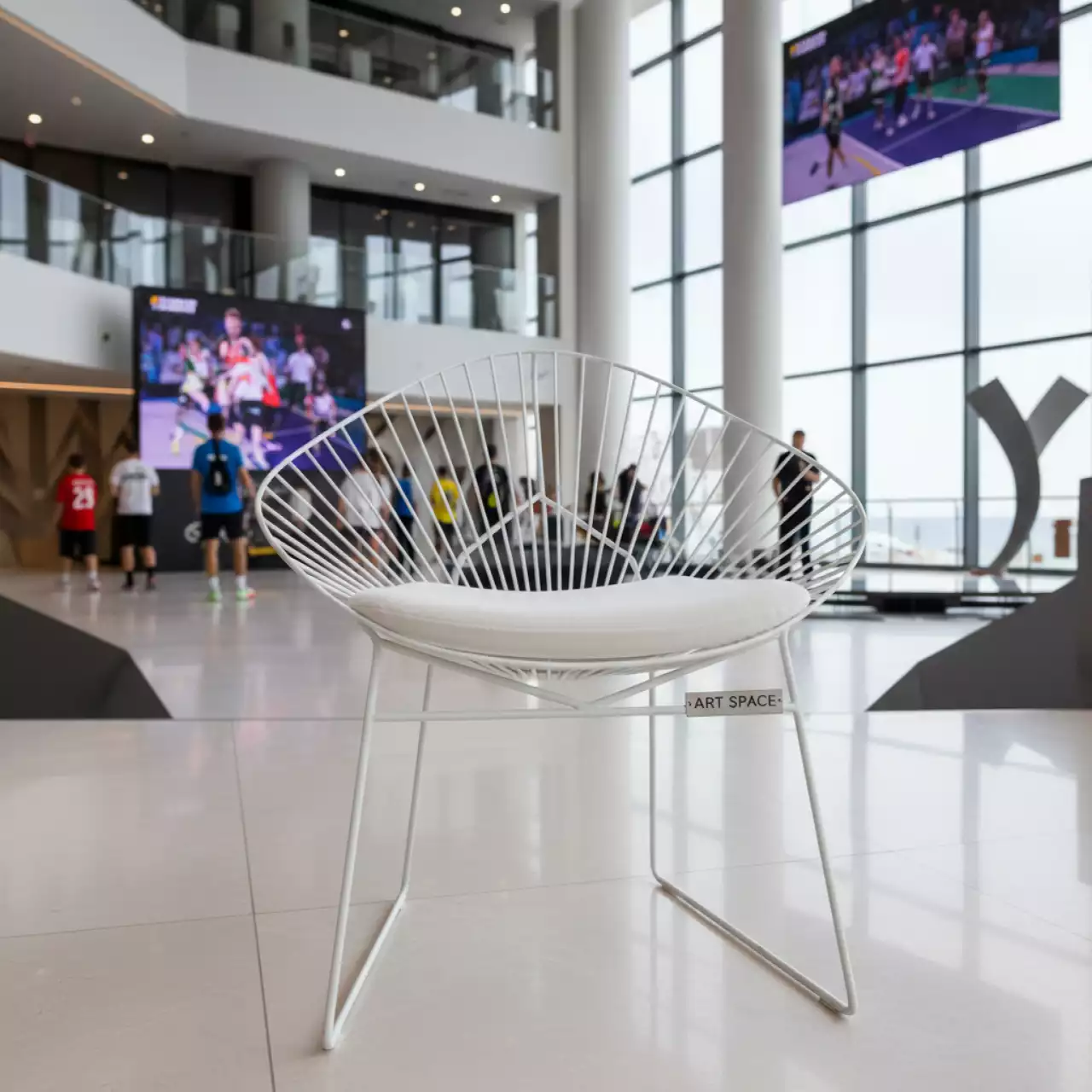 Аренда Стул ДОМИНГО белый с белой бархатной подушкой в Cosmos Sochi Hotel — ART SPACE