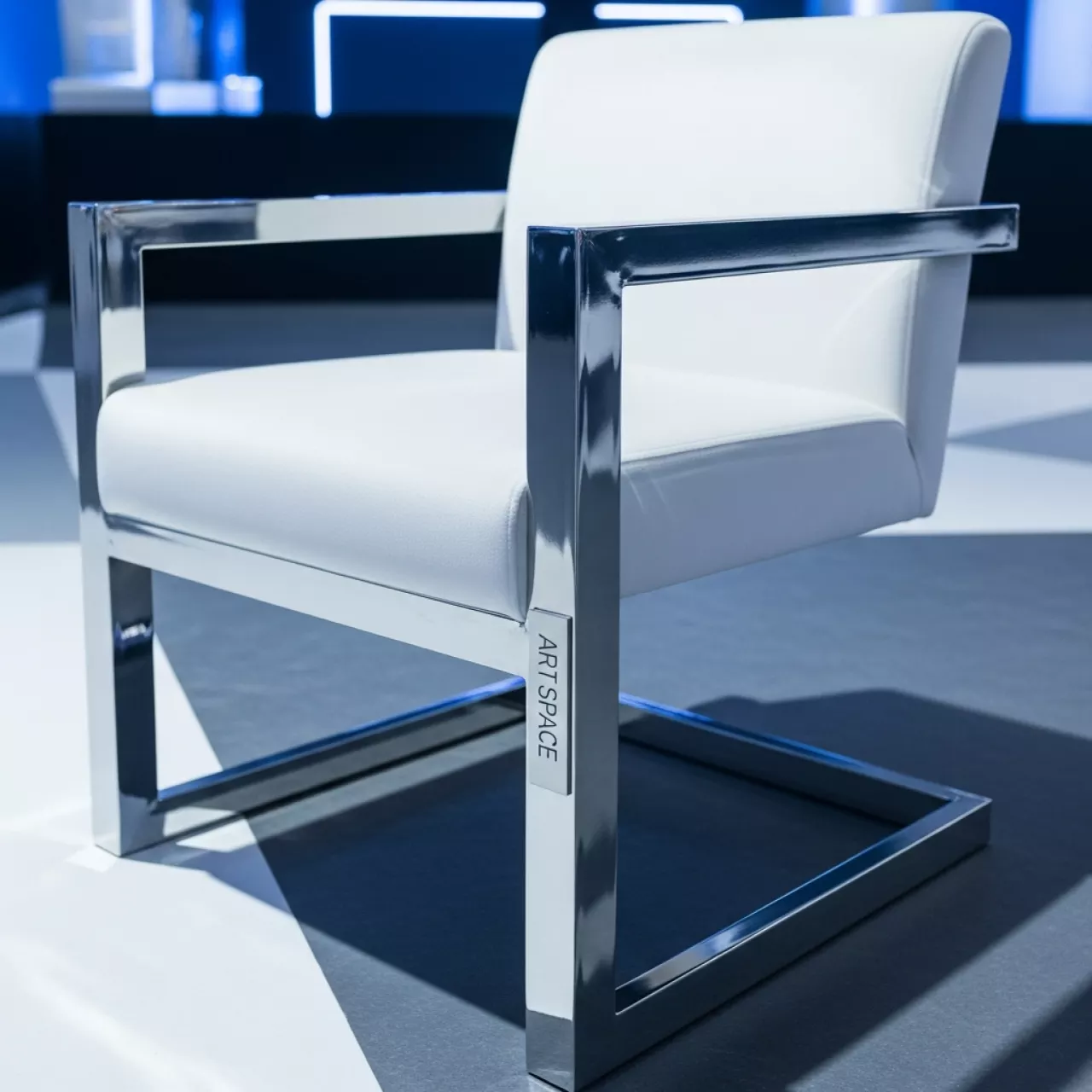 Аренда Стул ДЮПОН серебристый белый бархат в Сириус Арене — ART SPACE