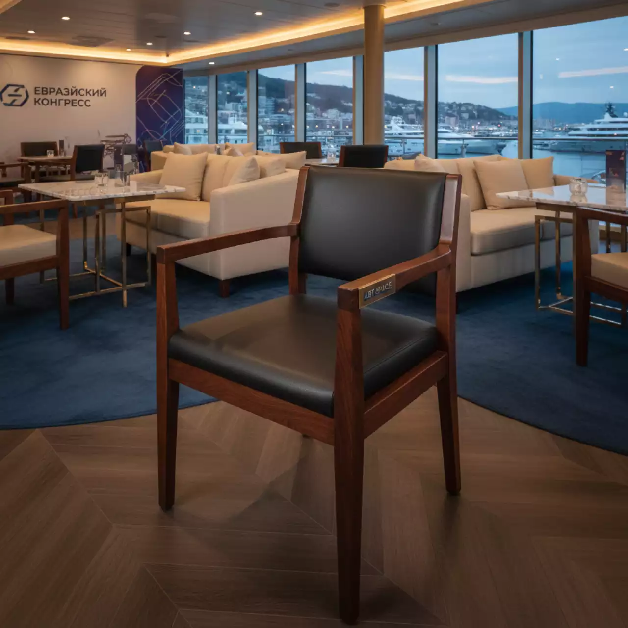 Аренда Стул Джон матовая черная экокожа орех на VIP теплоходе (Морпорт Сочи) — ART SPACE