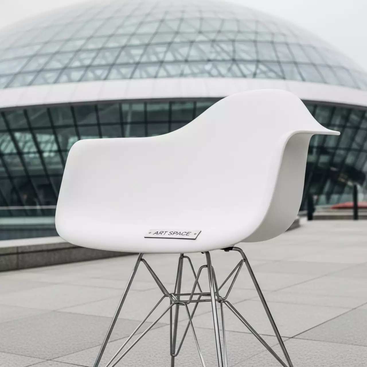 Аренда Стул Eames DSR белый в Ледовом дворце «Айсберг» — ART SPACE
