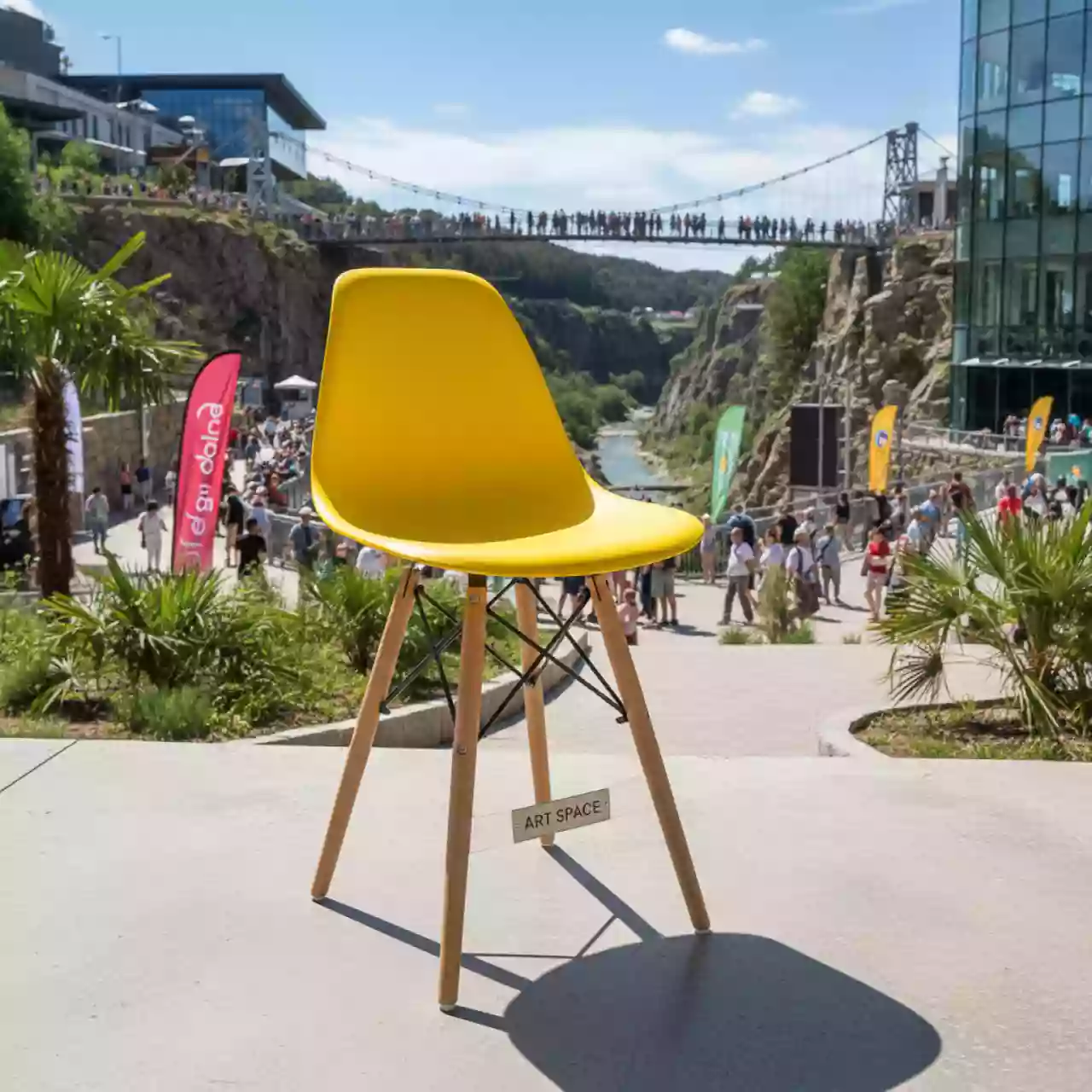 Аренда Стул Eames DSW ECO барный желтый Skypark Sochi — ART SPACE