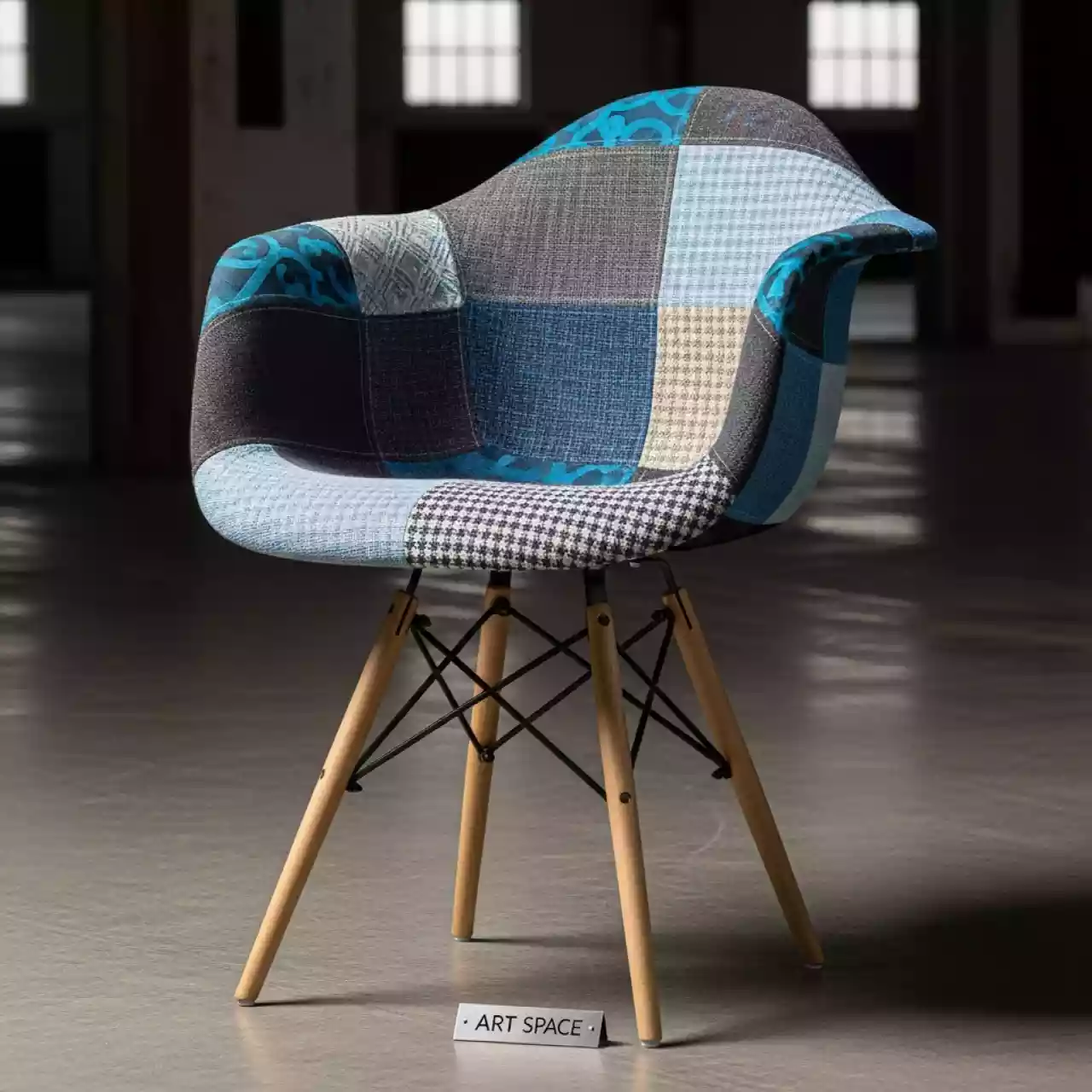 Аренда Стул Eames DSW Patchwork синий в казино «Сочи» — ART SPACE