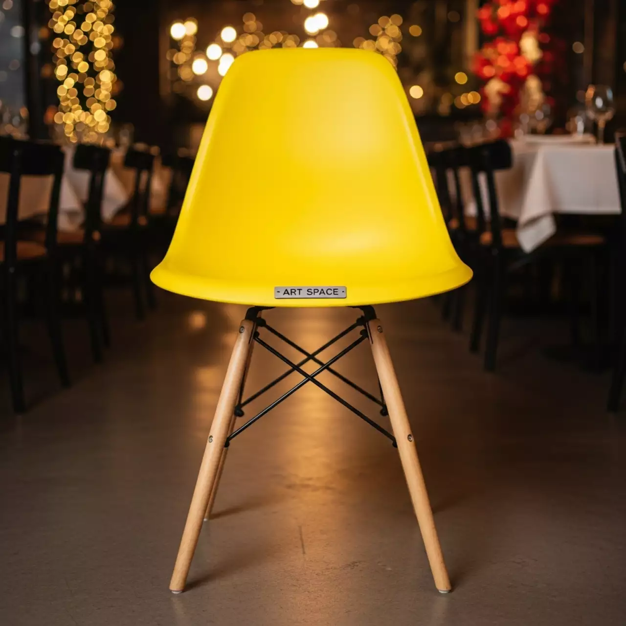 Аренда Стул Eames DSW желтый в ресторане «Плакучая Ива» — ART SPACE