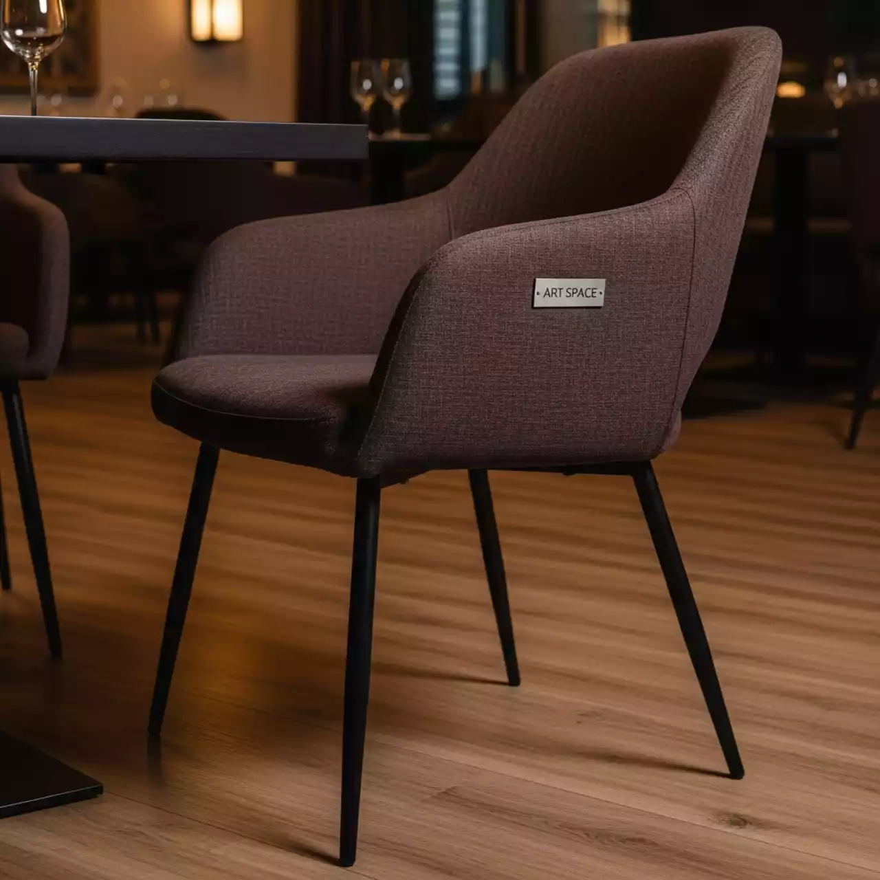 Аренда Стул Easy коричневый в ресторане «Сыроварня» — ART SPACE