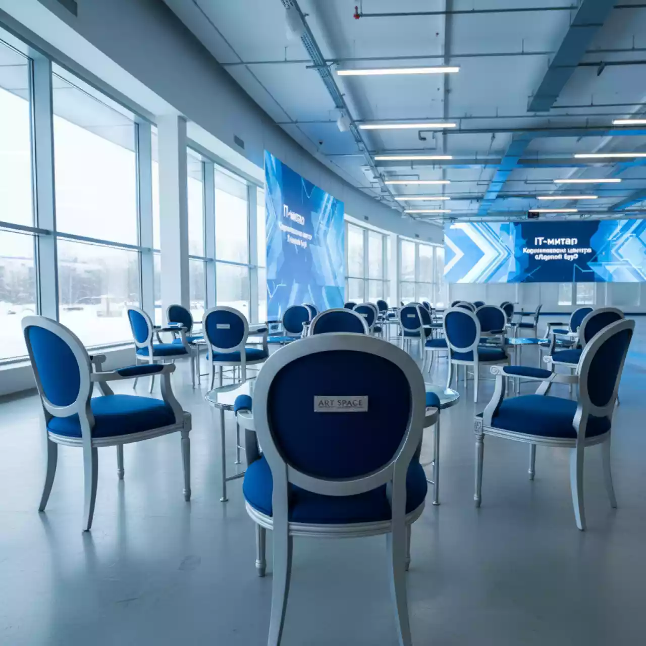 Аренда Стул Elizabeth в Керлинговом центре «Ледяной куб» — ART SPACE