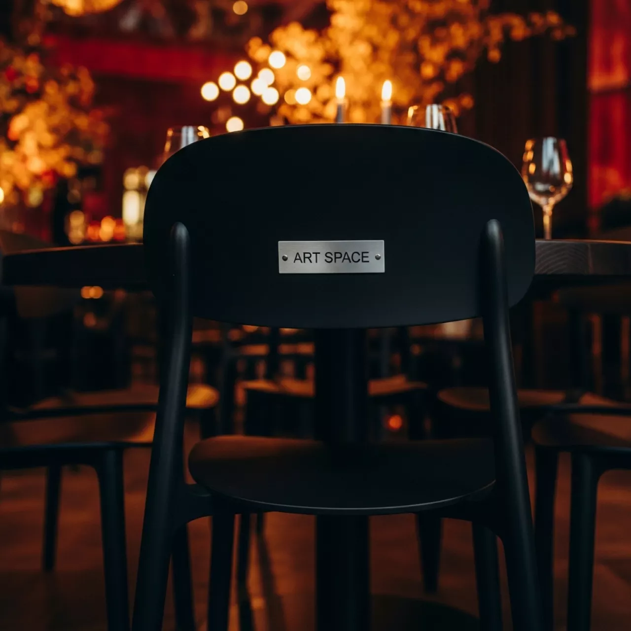 Аренда Стул Феникс черный в Boutique Hotel PORTUM 1905 — ART SPACE