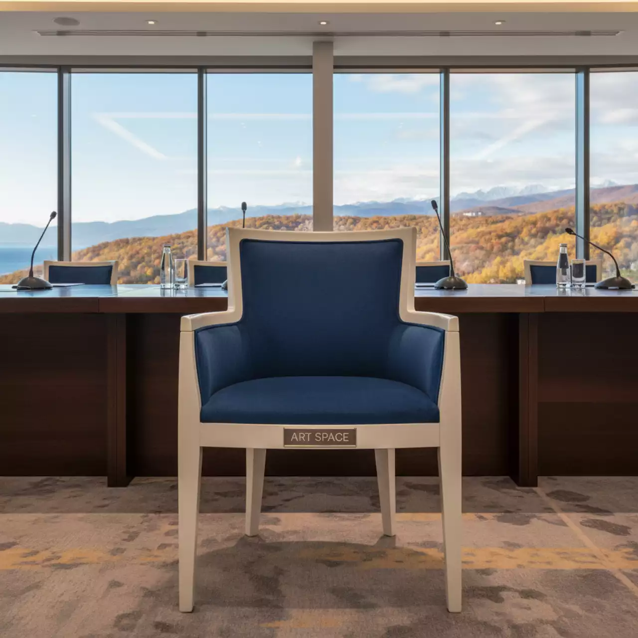 Аренда Стул Франк слоновая кость синий в отеле Hyatt Regency Sochi — ART SPACE