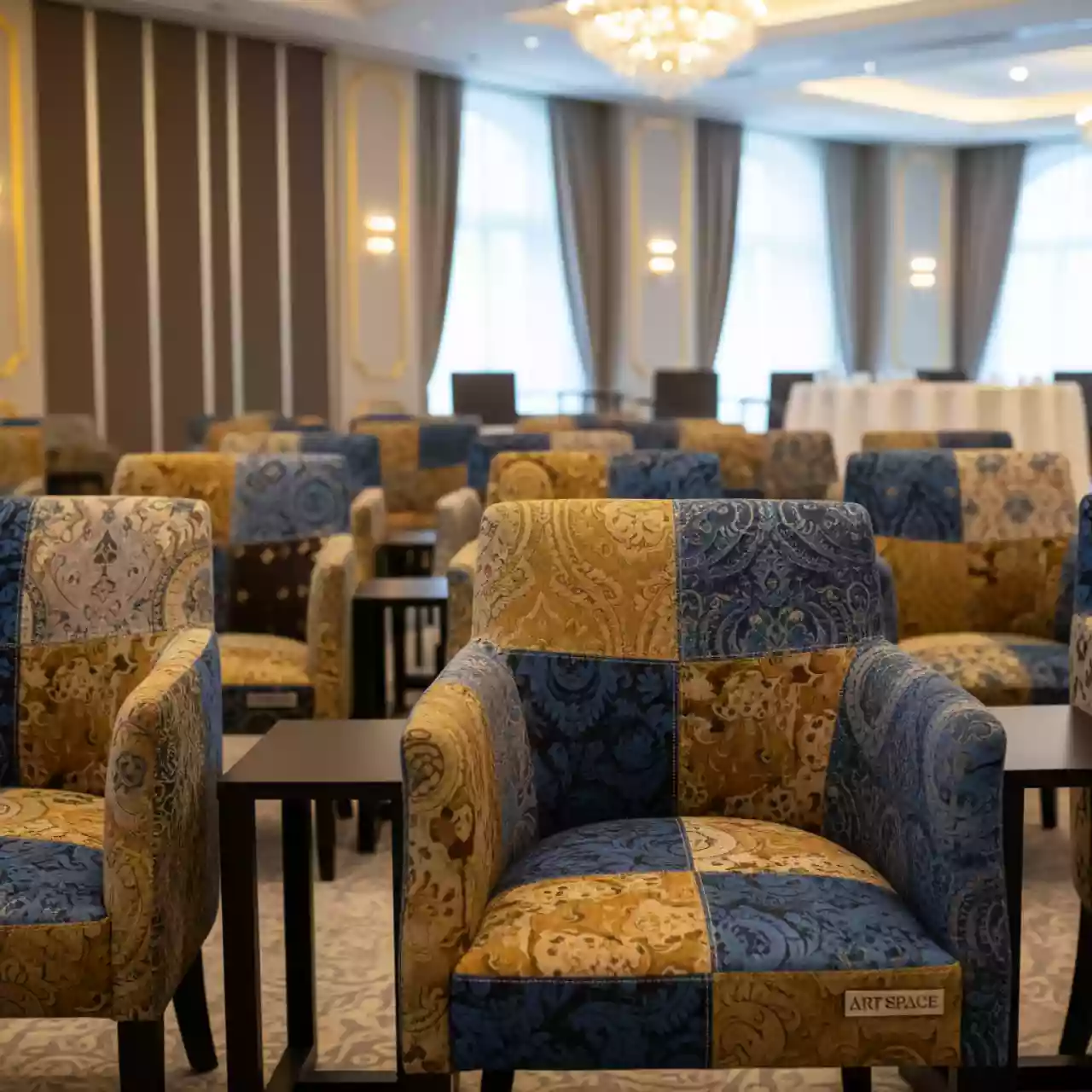 Аренда Стул Frankfurt пэчворк в комплексе Sea Galaxy — ART SPACE