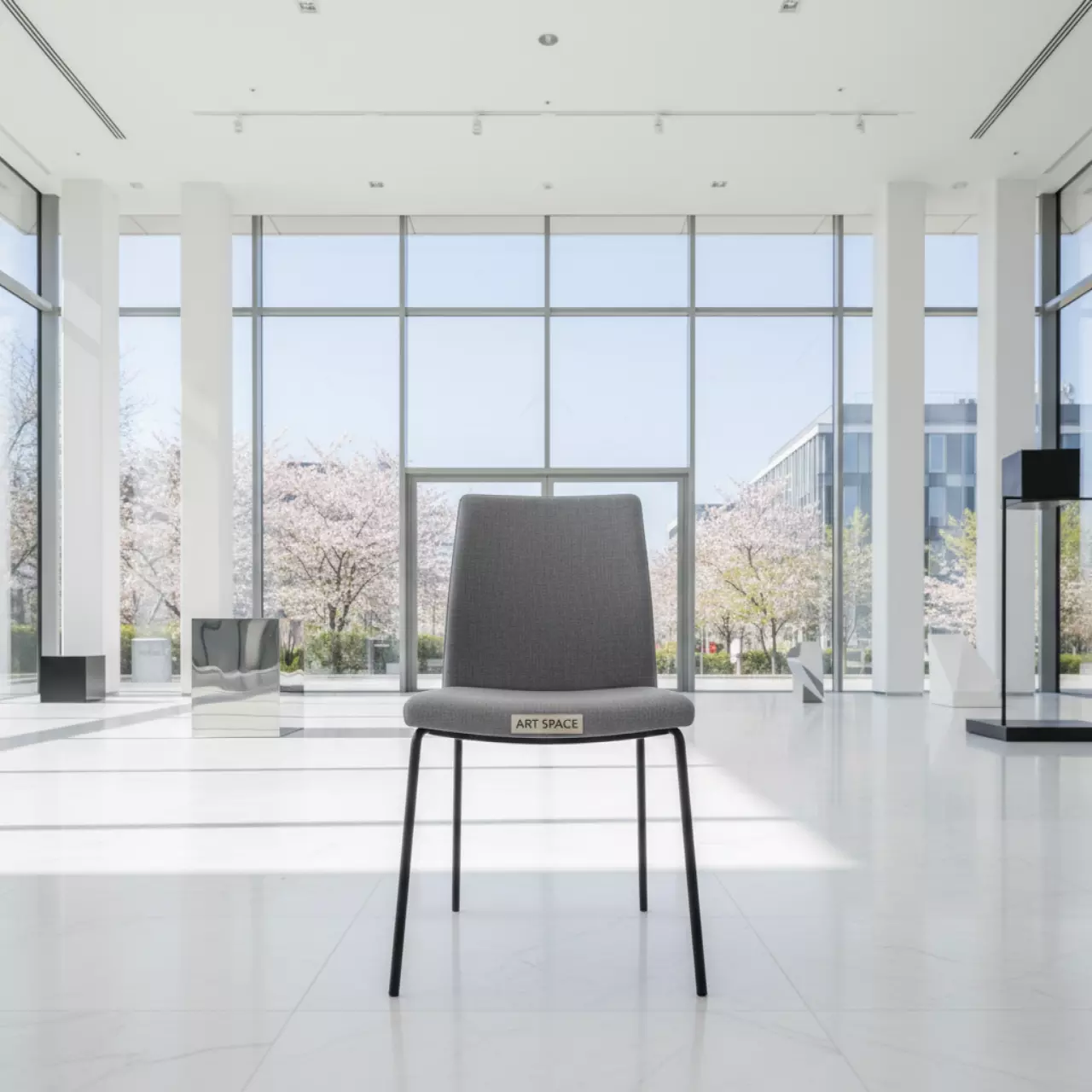 Аренда Стул Gabi серый в Alpha Sirius — ART SPACE