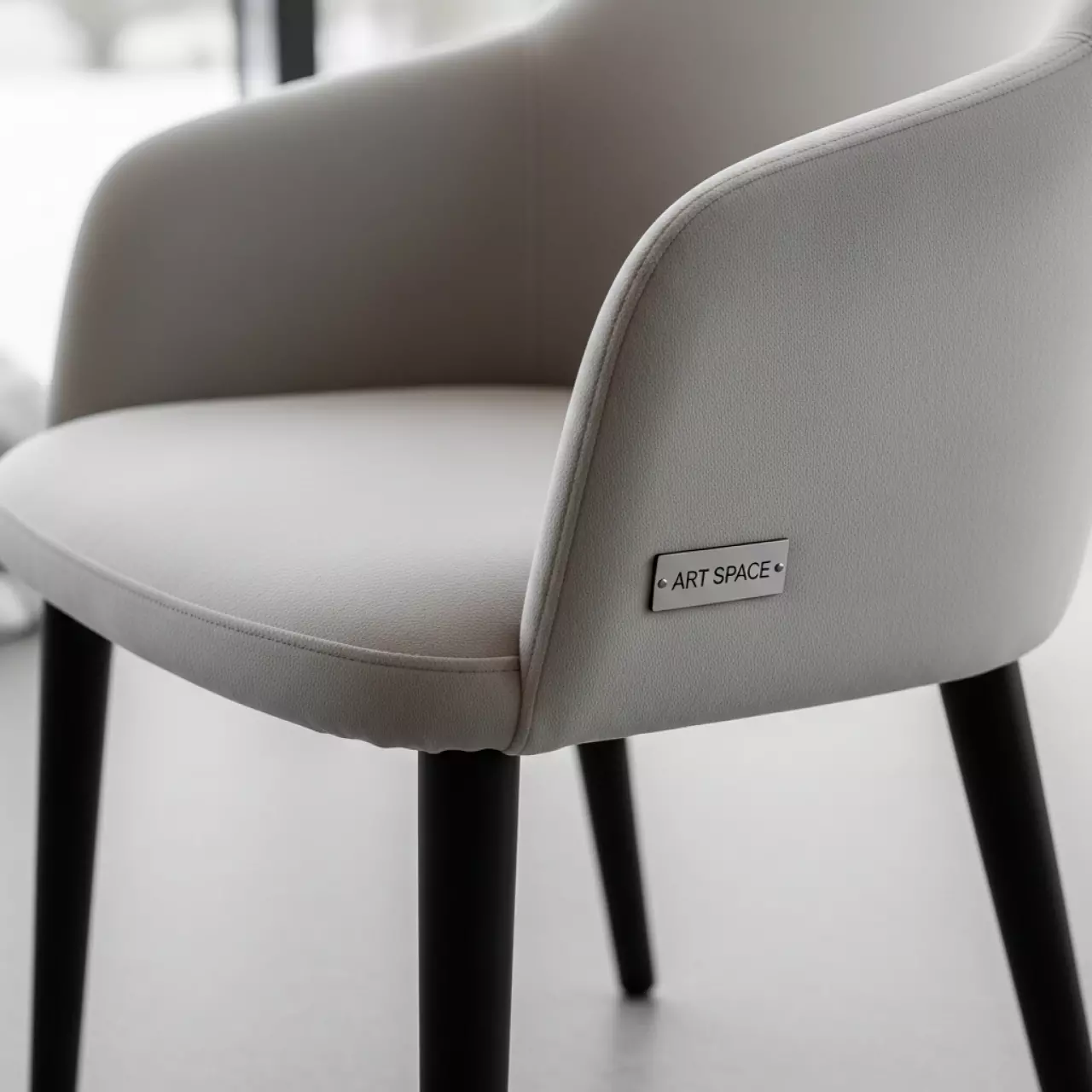 Аренда Стул Gavi велюр Velutto каркас бук морилка черная в комплексе Sea Galaxy — ART SPACE