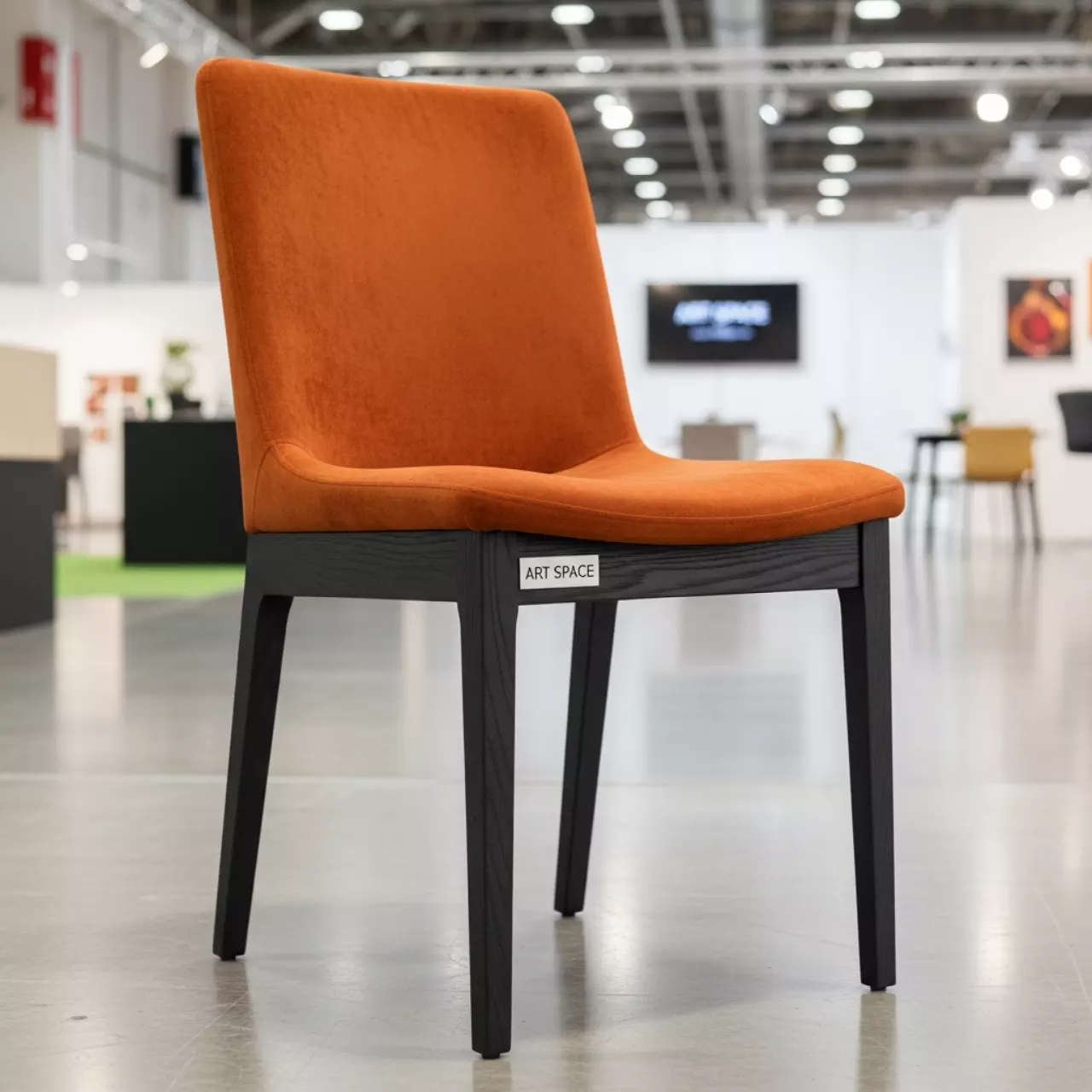 Аренда Стул Gavi велюр Velutto каркас из бука черная морилка в МФК «Горный» — ART SPACE