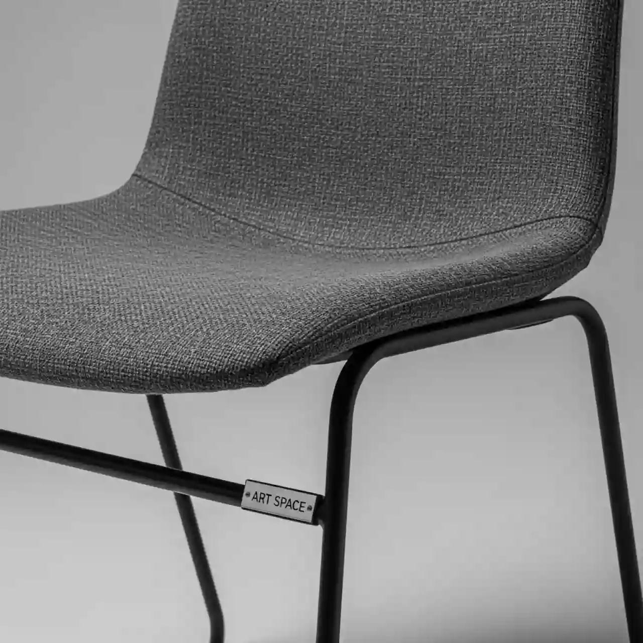 Аренда Стул Gem серо черный в санатории «Заполярье» — ART SPACE