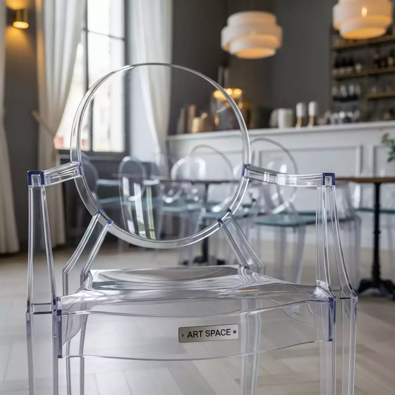 Аренда Стул Ghost прозрачный в ресторане «Сыроварня» — ART SPACE