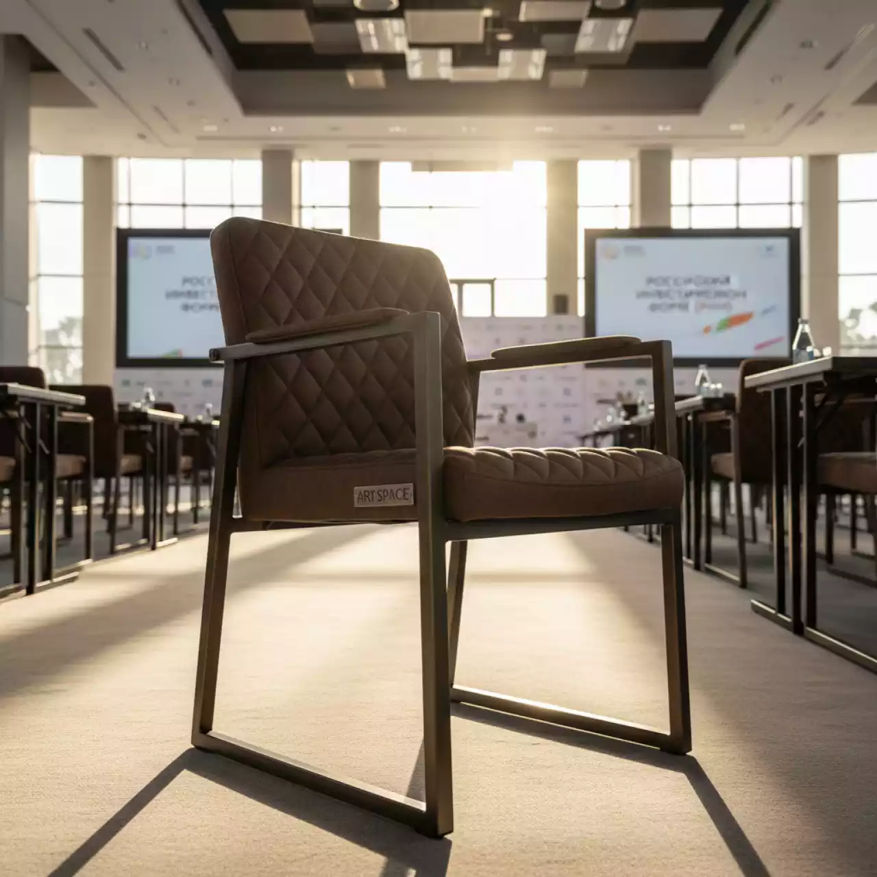Аренда Стул Хит каркас бронзовый ромб коричневый в отеле Radisson Lazurnaya — ART SPACE