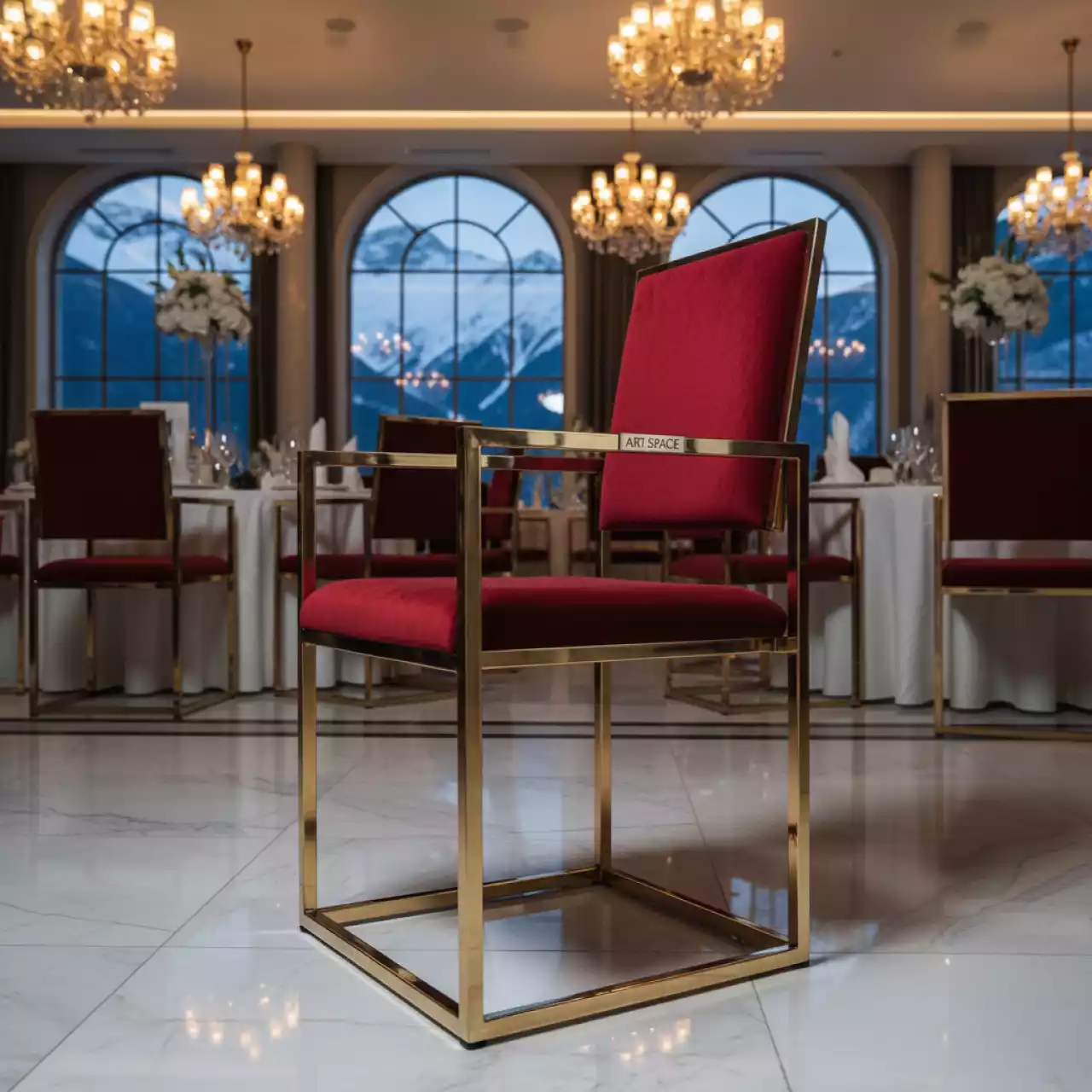 Аренда Стул Хит каркас золото микрофибра красная в Golden Tulip Rosa Khutor — ART SPACE