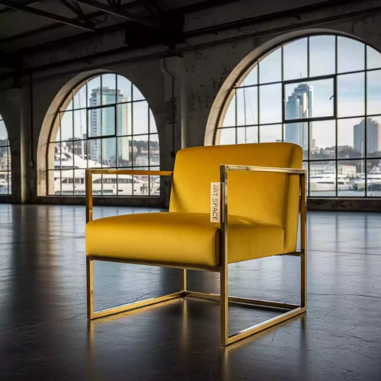 Аренда Стул Хит каркас золото велюр желтый на территории Морпорта Сочи — ART SPACE
