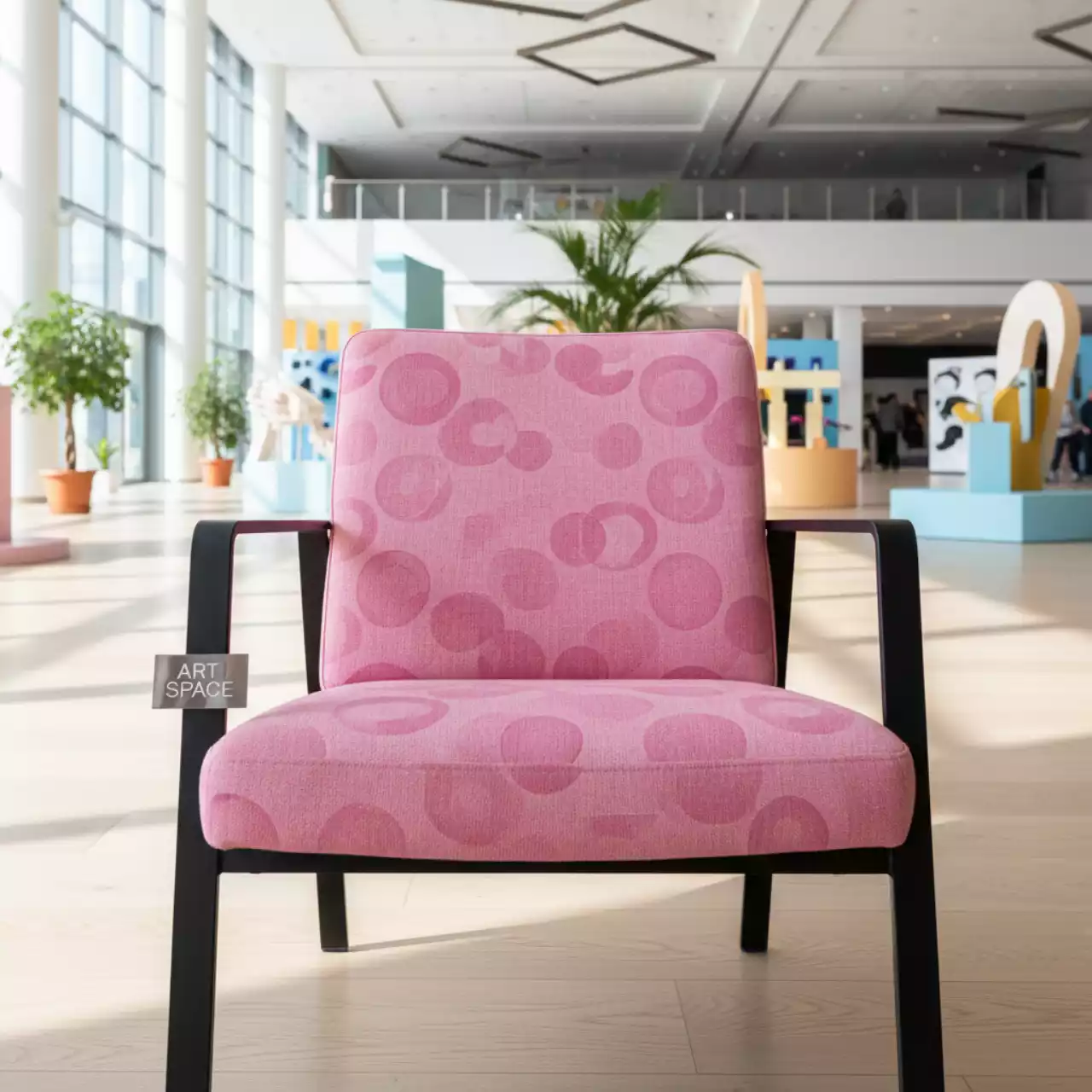 Аренда Стул Хит с подлокотниками каркас черный принт Bubble Gum в конгресс-холле отеля Жемчужина — ART SPACE