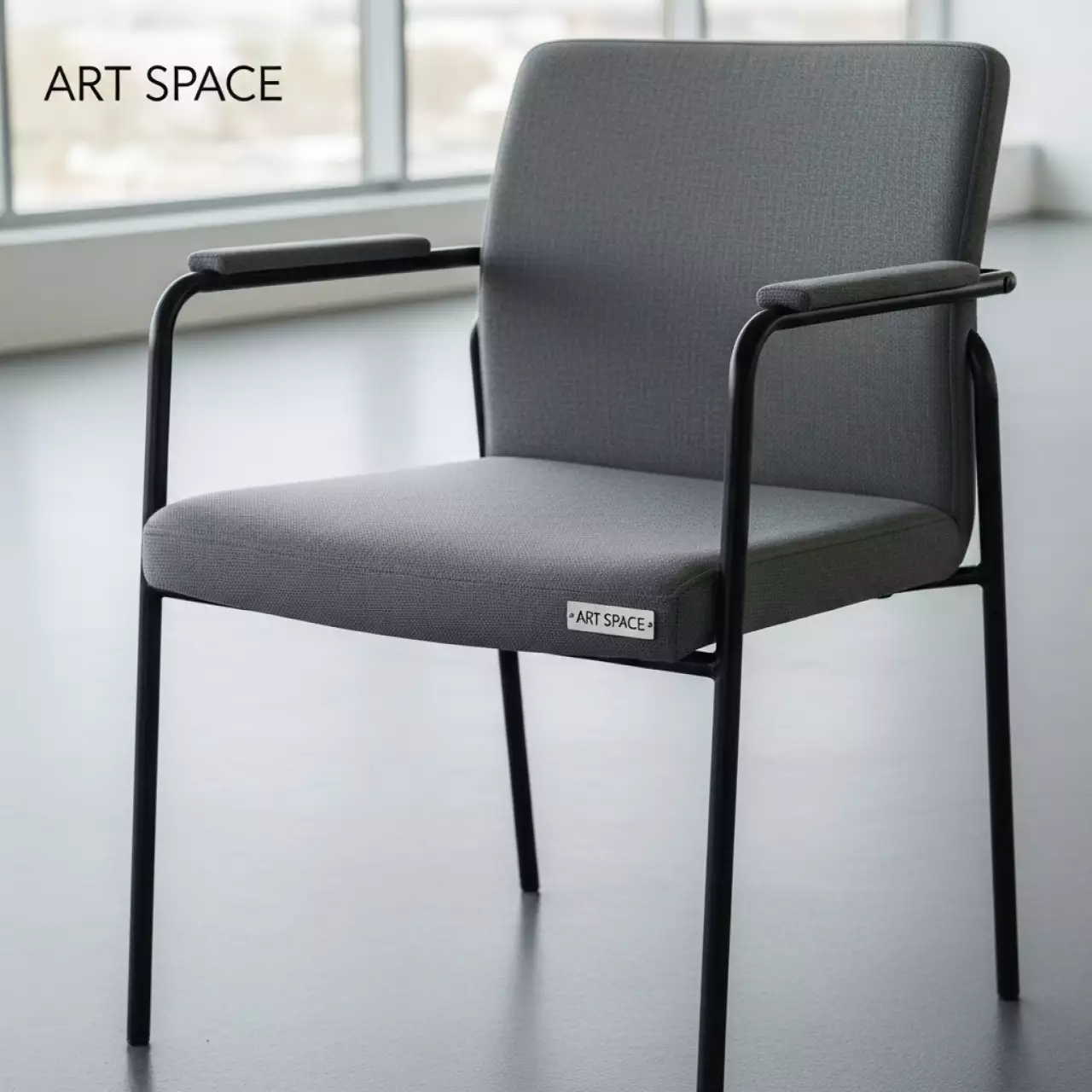 Аренда Стул Хит с подлокотниками серый в комплексе Sea Galaxy — ART SPACE