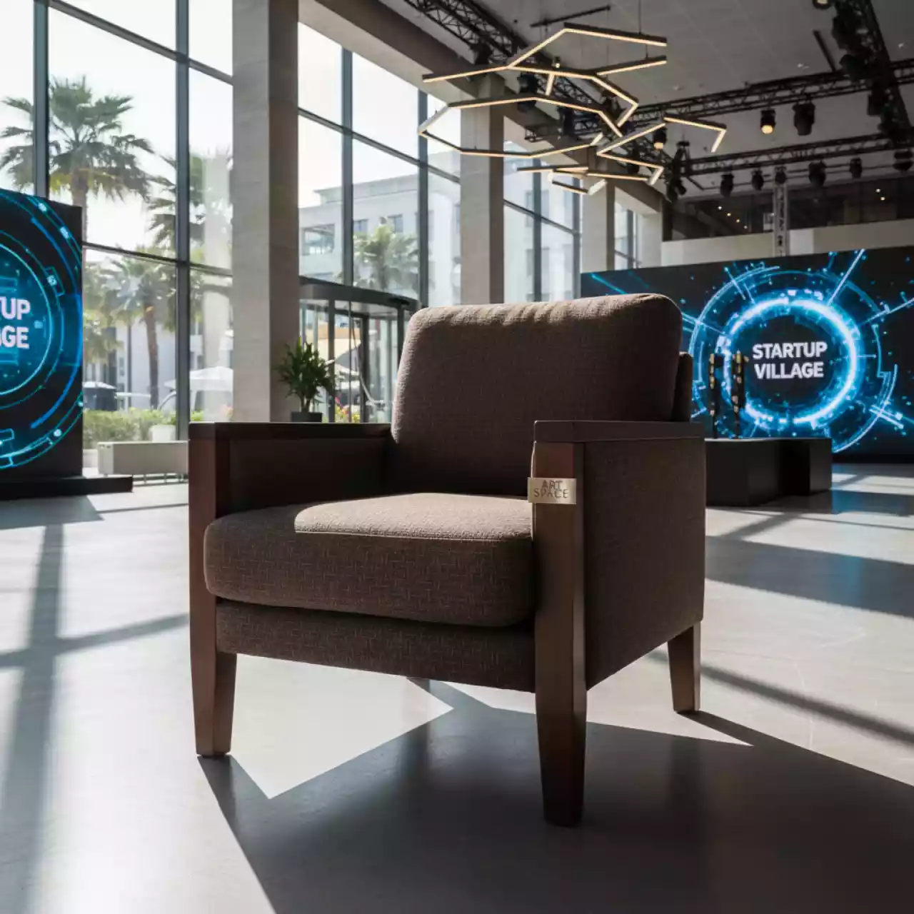 Аренда Стул Хит с подлокотниками жаккард темно коричневый коричневый каркас в отеле Radisson Lazurnaya — ART SPACE