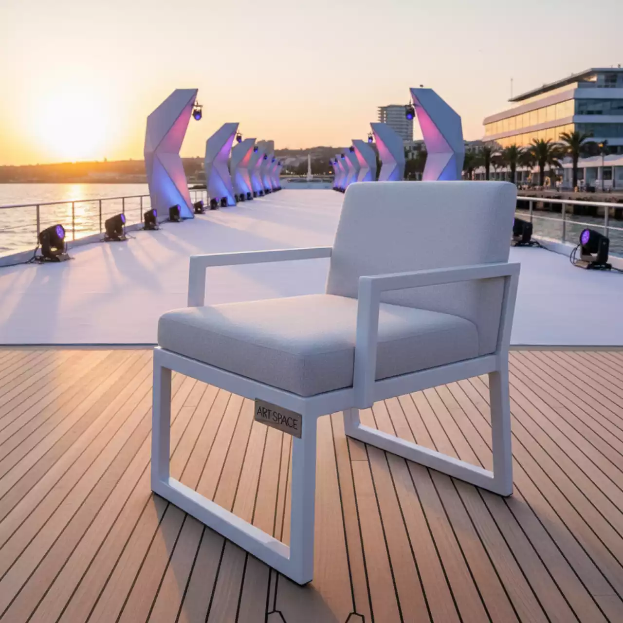 Аренда Стул Хит с широким сиденьем шенилл Malta белый каркас на VIP теплоходе (Морпорт Сочи) — ART SPACE