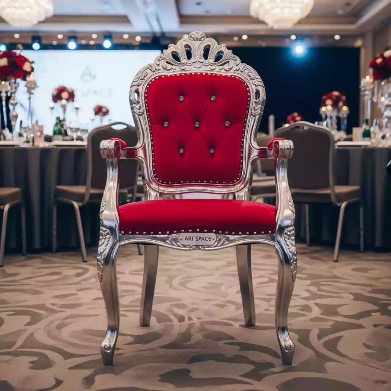 Аренда Стул Хит серебряный каркас красная корона в Rodina Grand Hotel & SPA — ART SPACE