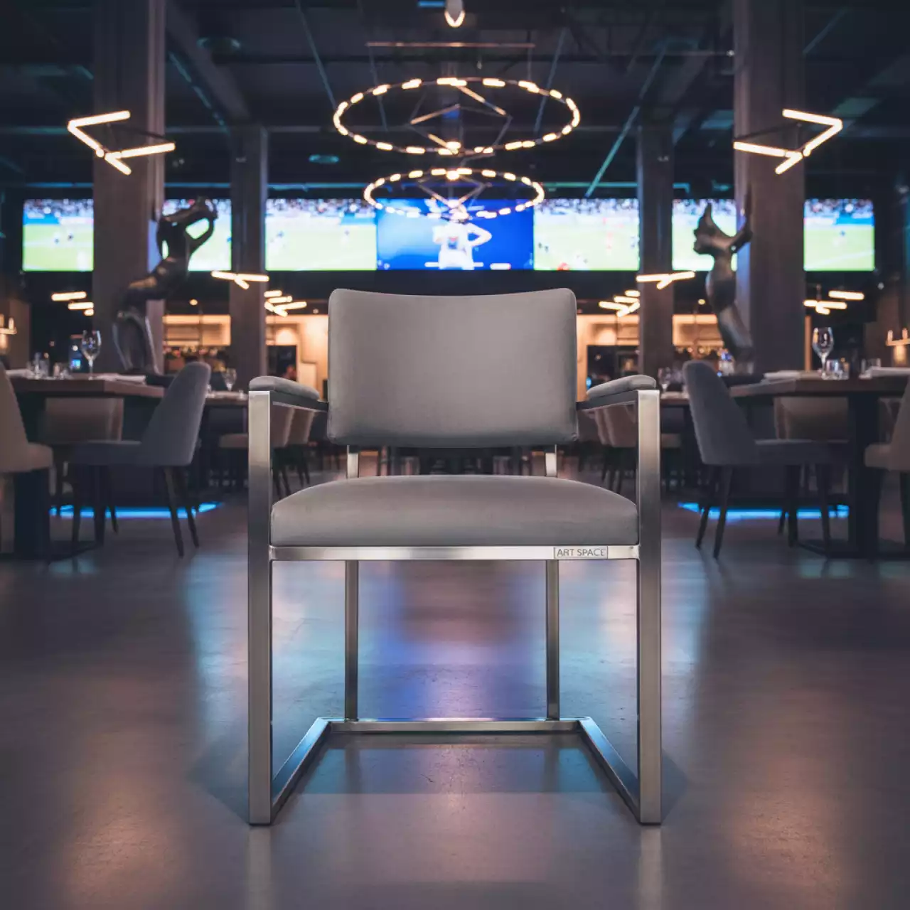 Аренда Стул Хит велюр серый каркас антик серебро в ресторане «Баран-Рапан» — ART SPACE