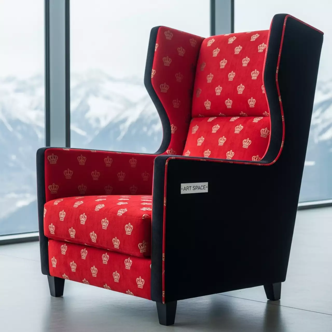 Аренда Стул Хит жаккард корона красная черный муар на курорте «Газпром» (Альпика) — ART SPACE