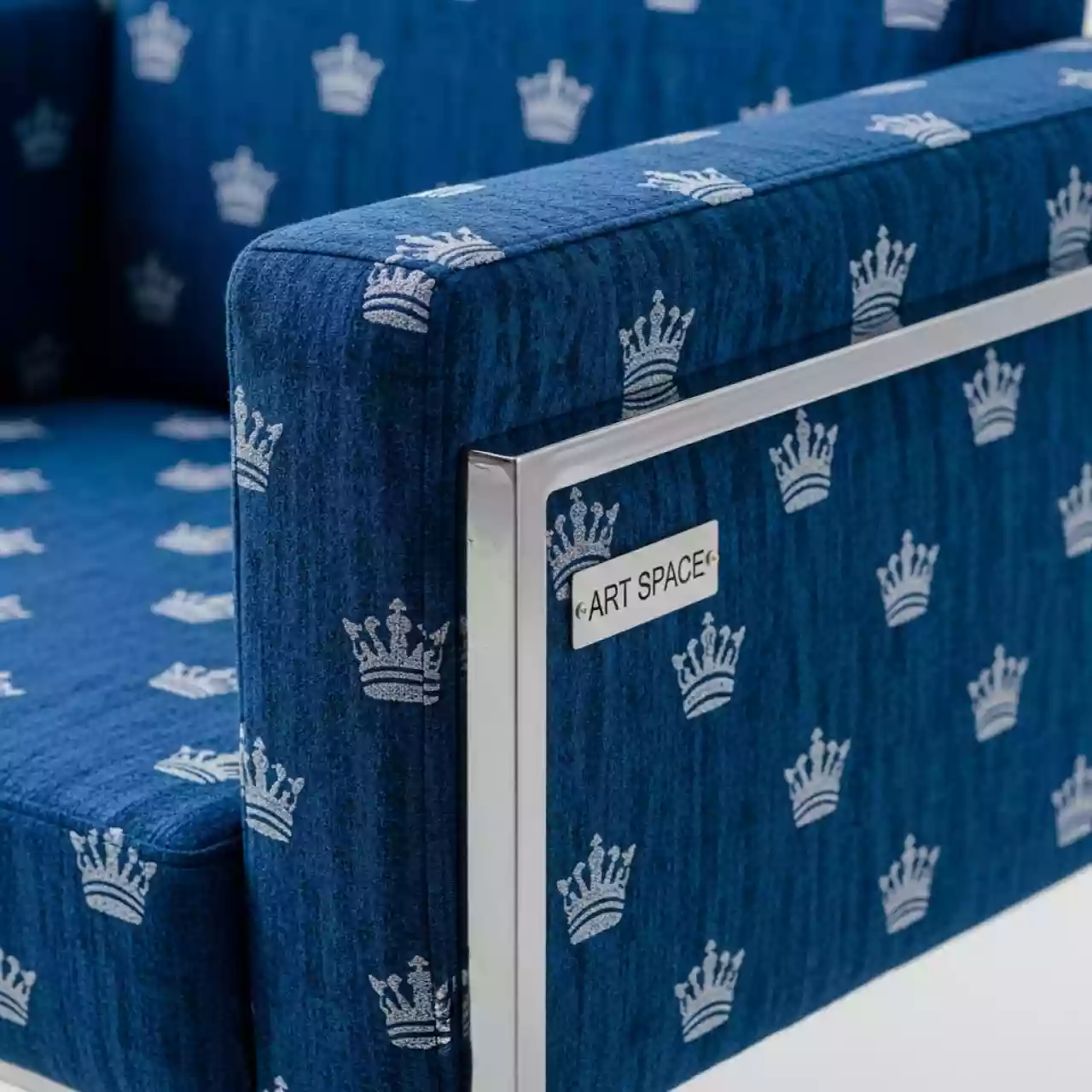 Аренда Стул Хит жаккард синяя Корона серебряный каркас в санатории «Металлург» — ART SPACE