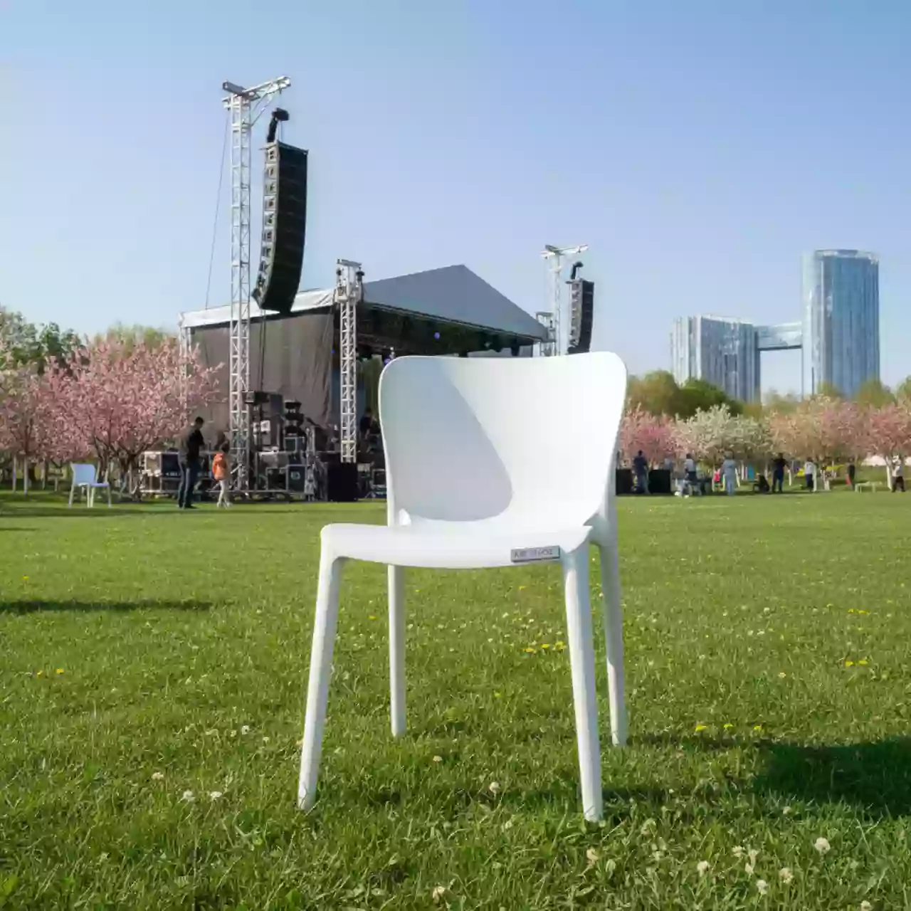 Аренда Стул Infinity белый в Alpha Sirius — ART SPACE