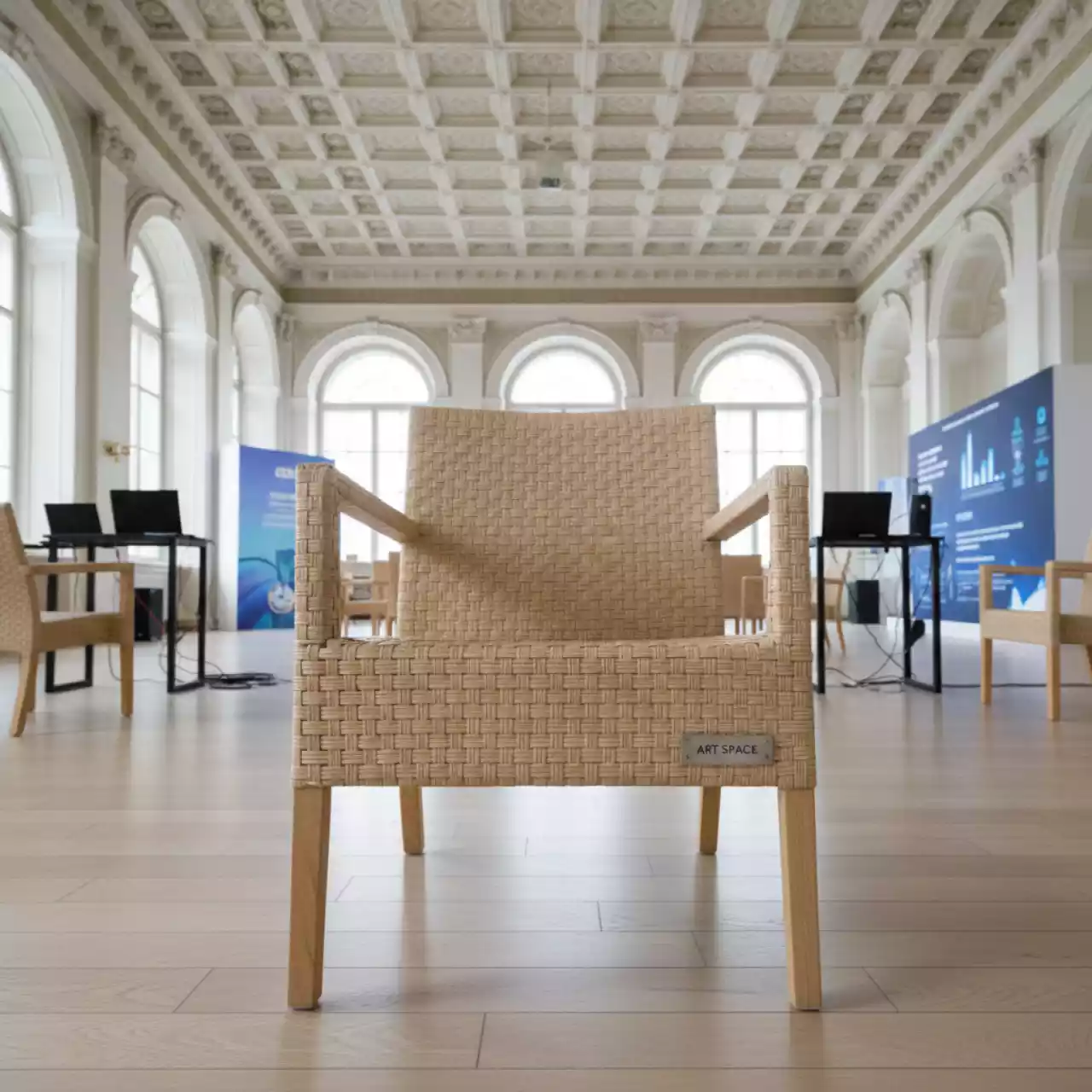 Аренда Стул из искусственного ротанга Y35G W1289 pale в усадьбе Голицына — ART SPACE