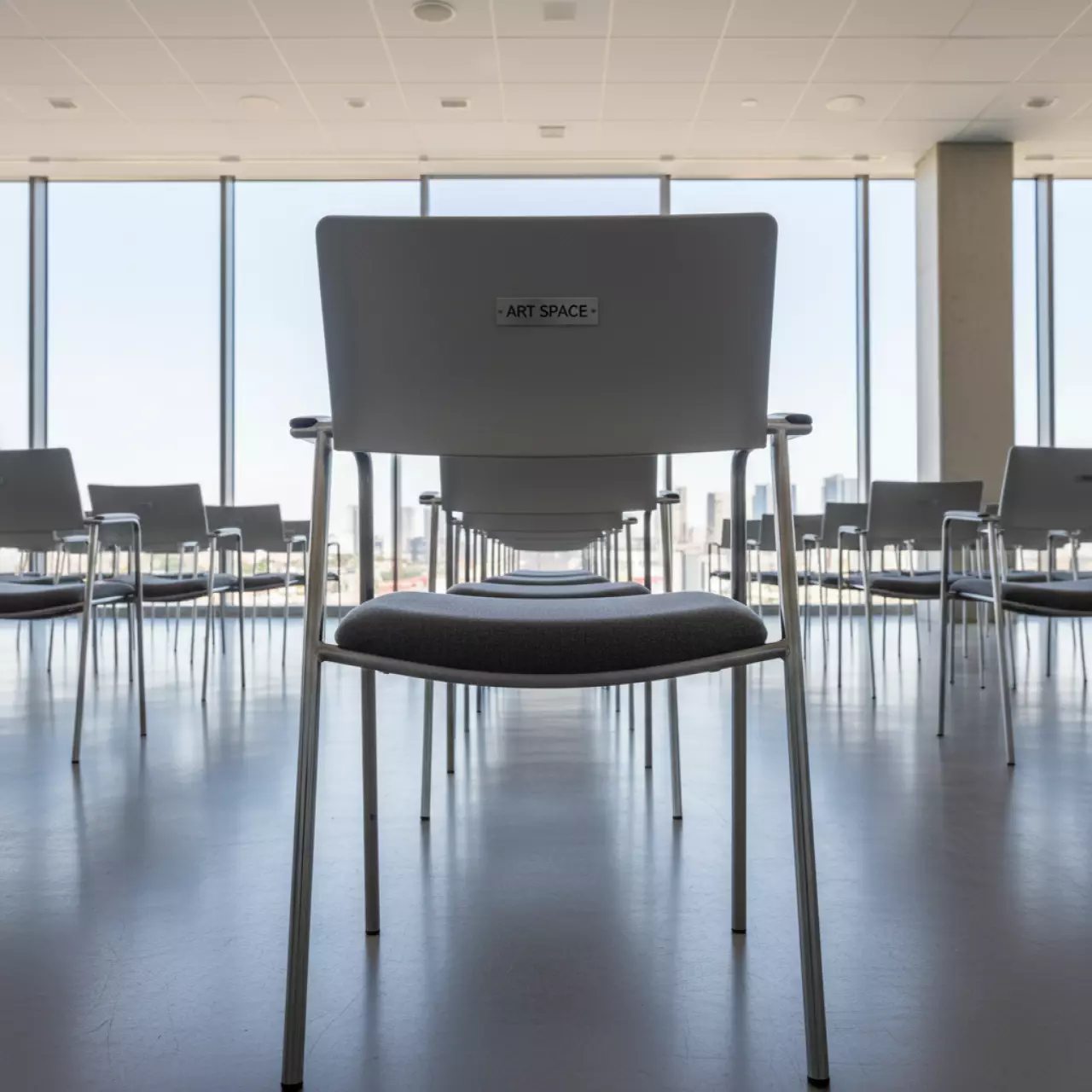 Аренда Стул ИЗО СТ в Panorama by Mercure — ART SPACE