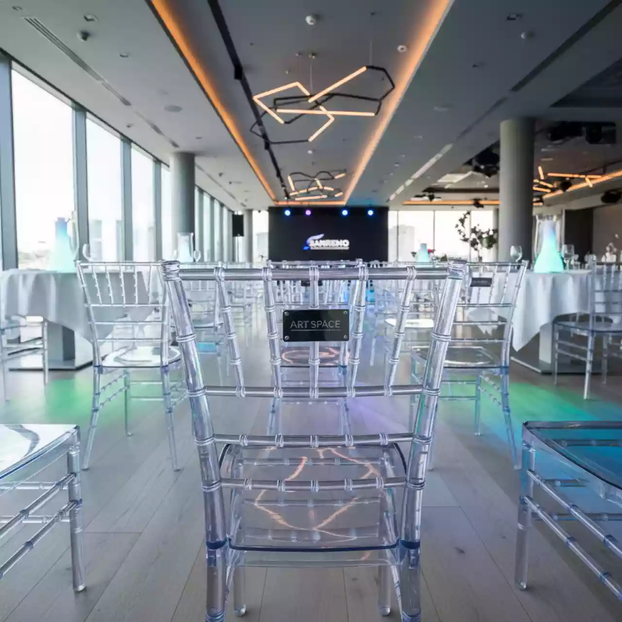 Аренда Стул Кьявари Диамант прозрачный пластиковый в ресторане «Sanremo» — ART SPACE