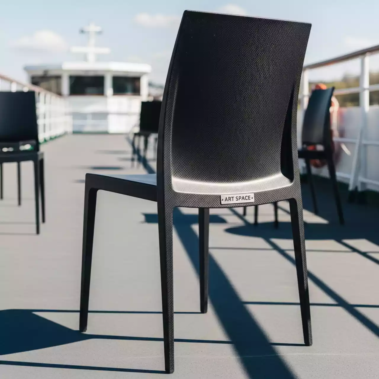 Аренда Стул карбон чёрный CALMA на теплоходе «Дагомыс» — ART SPACE