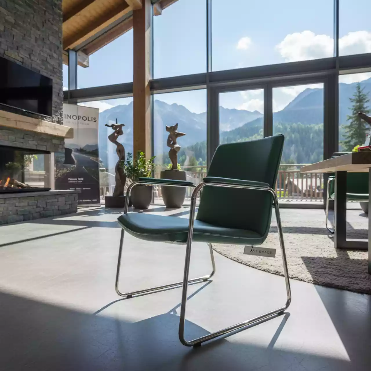 Аренда Стул каркас серебро экокожа зеленая Helmet в Поляна 1389 Отель и Спа — ART SPACE