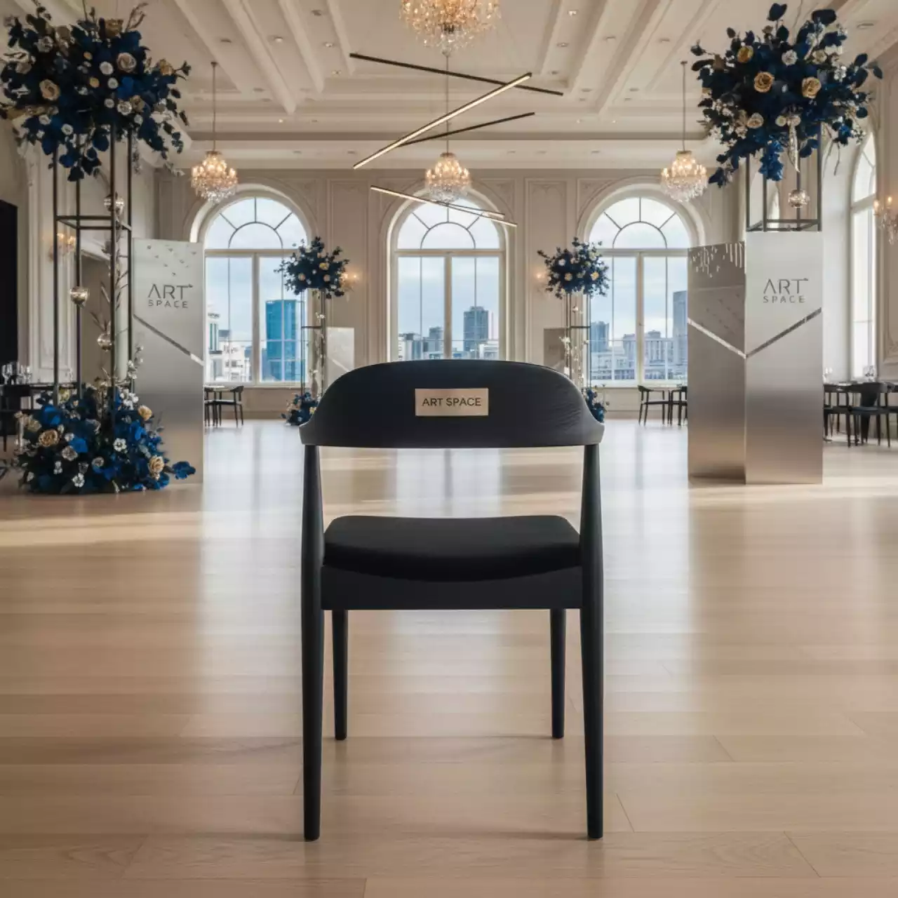 Аренда Стул Kongsberg без прострочки микровелюр Avelina Elegancia черная морилка в Rodina Grand Hotel & SPA — ART SPACE