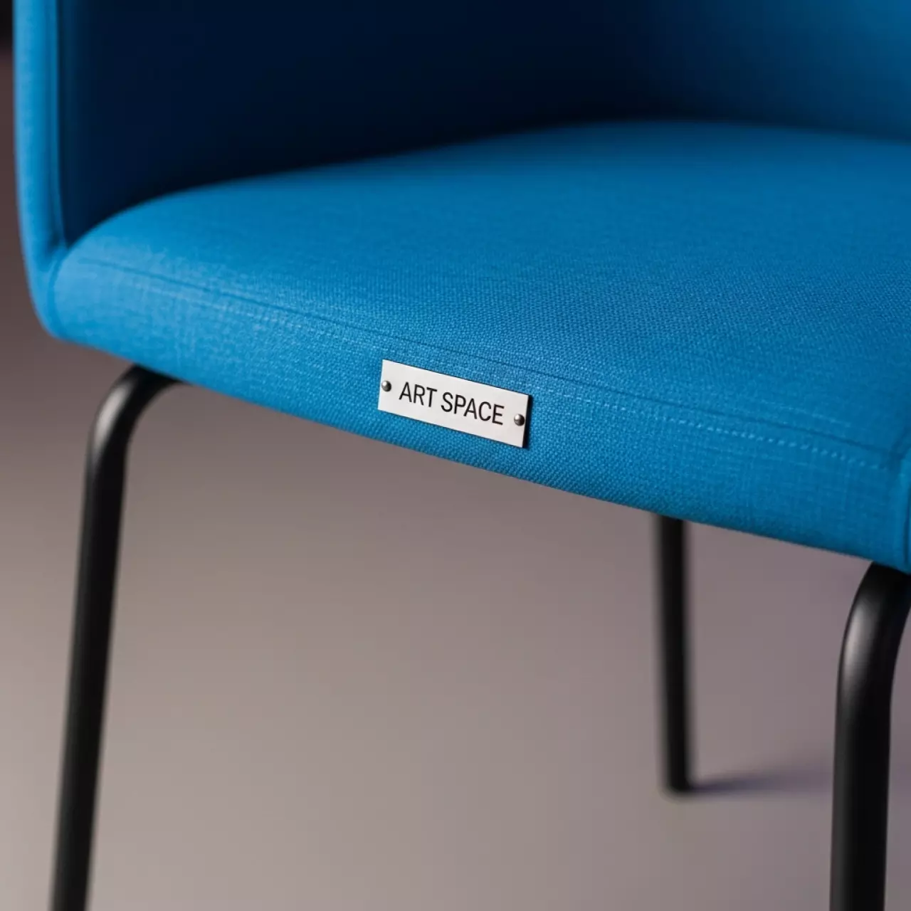 Аренда Стул Kongsberg ткань голубая ножки черные в казино «Сочи» — ART SPACE